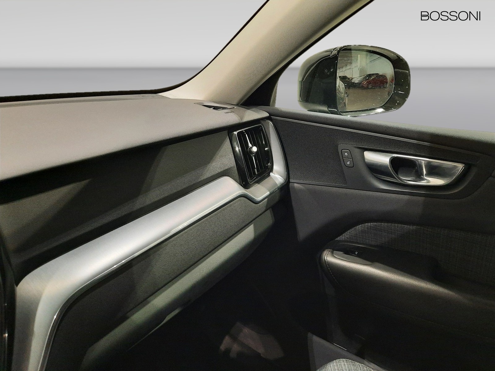 20 - Volvo XC60 2.0 b4 momentum pro automatico