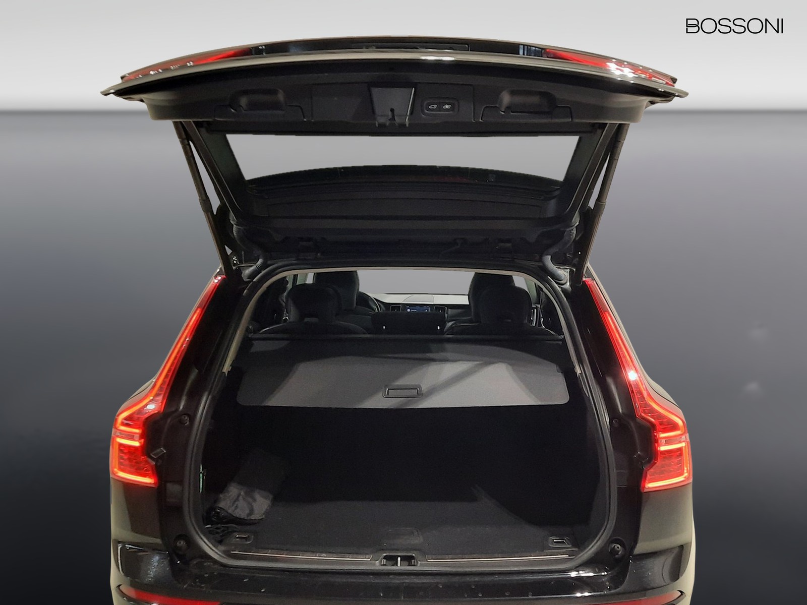 21 - Volvo XC60 2.0 b4 momentum pro automatico