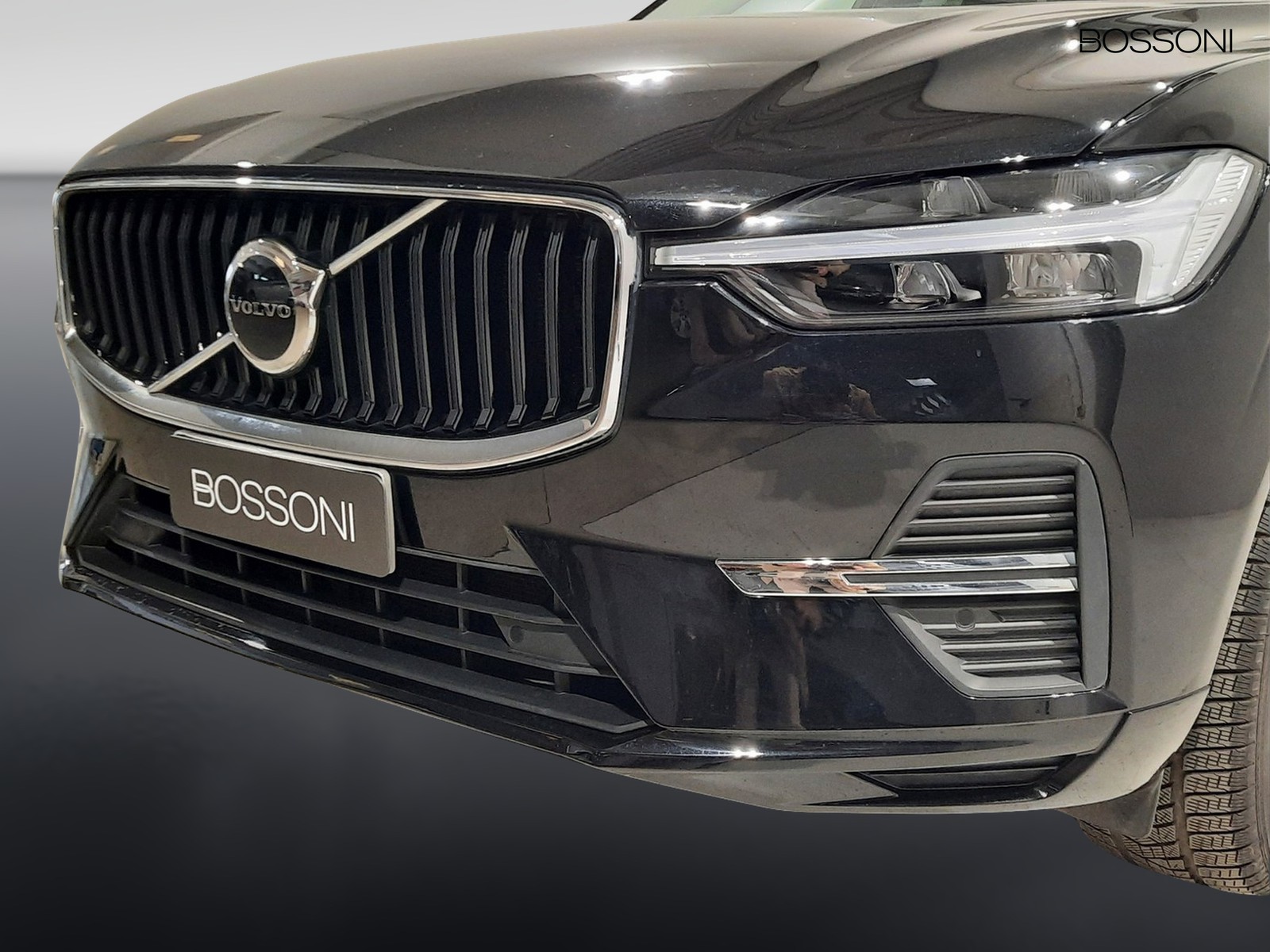 24 - Volvo XC60 2.0 b4 momentum pro automatico