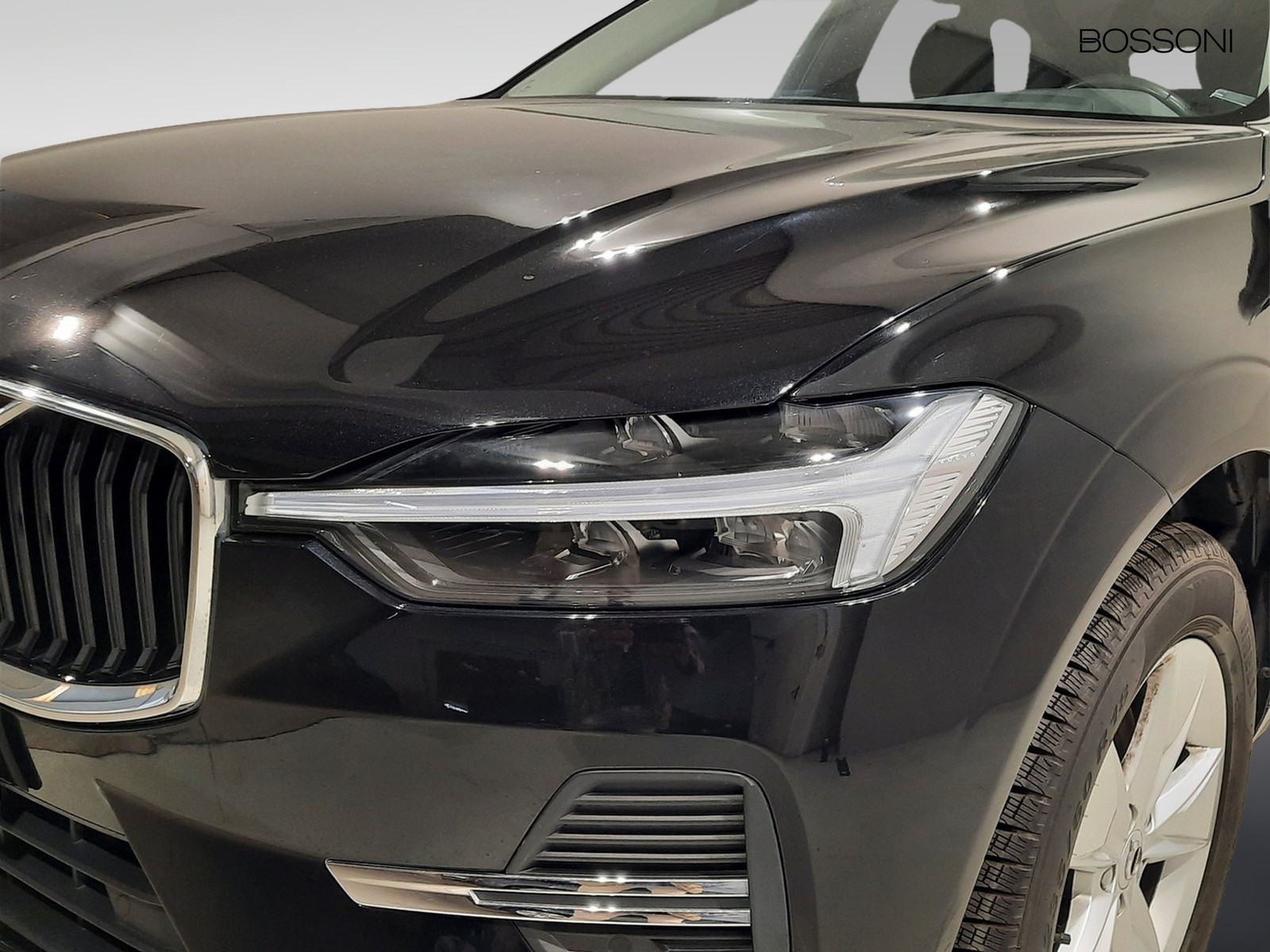 26 - Volvo XC60 2.0 b4 momentum pro automatico