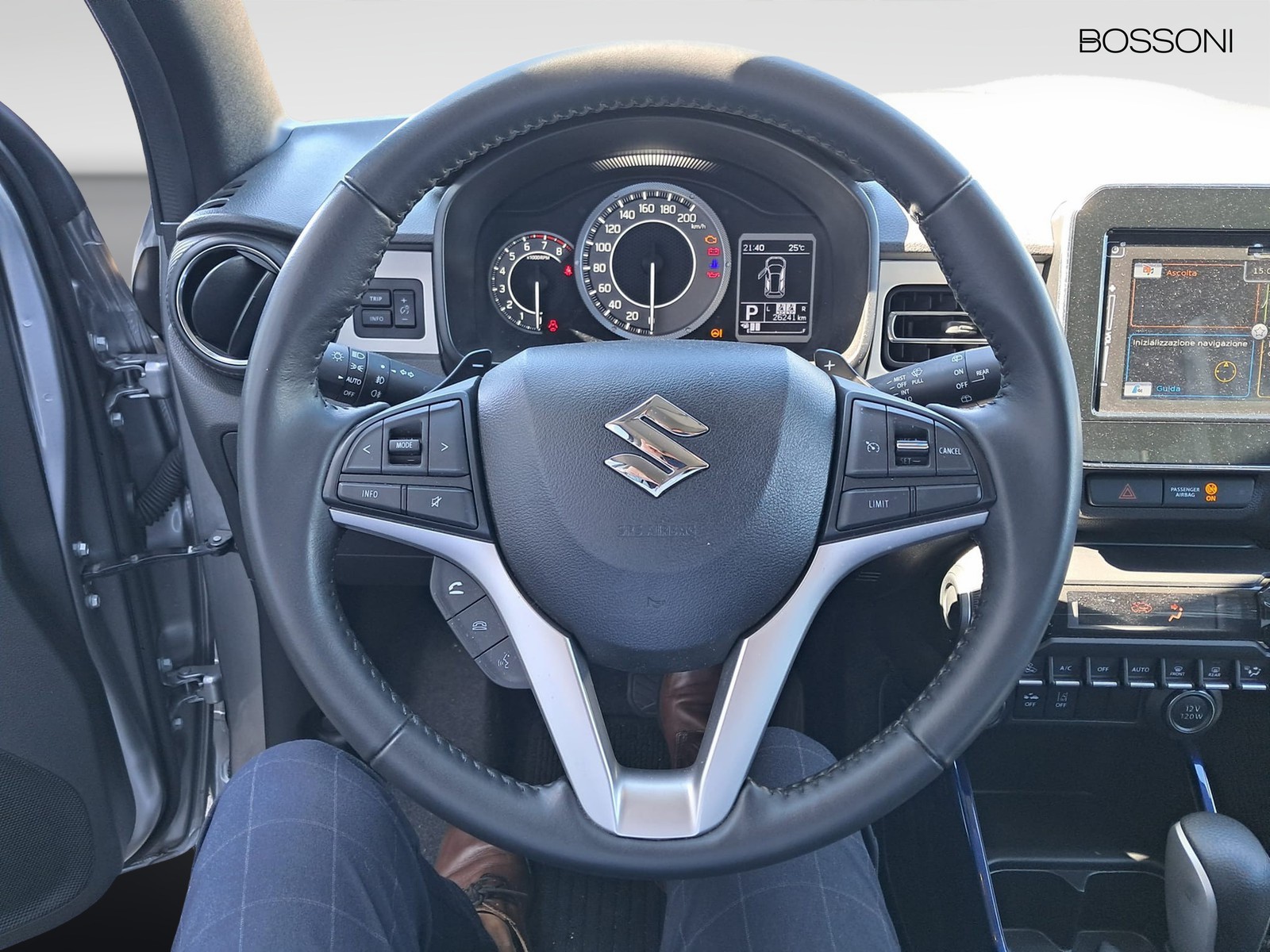 8 - Suzuki Ignis 1.2 dualjet hybrid top 2wd cvt