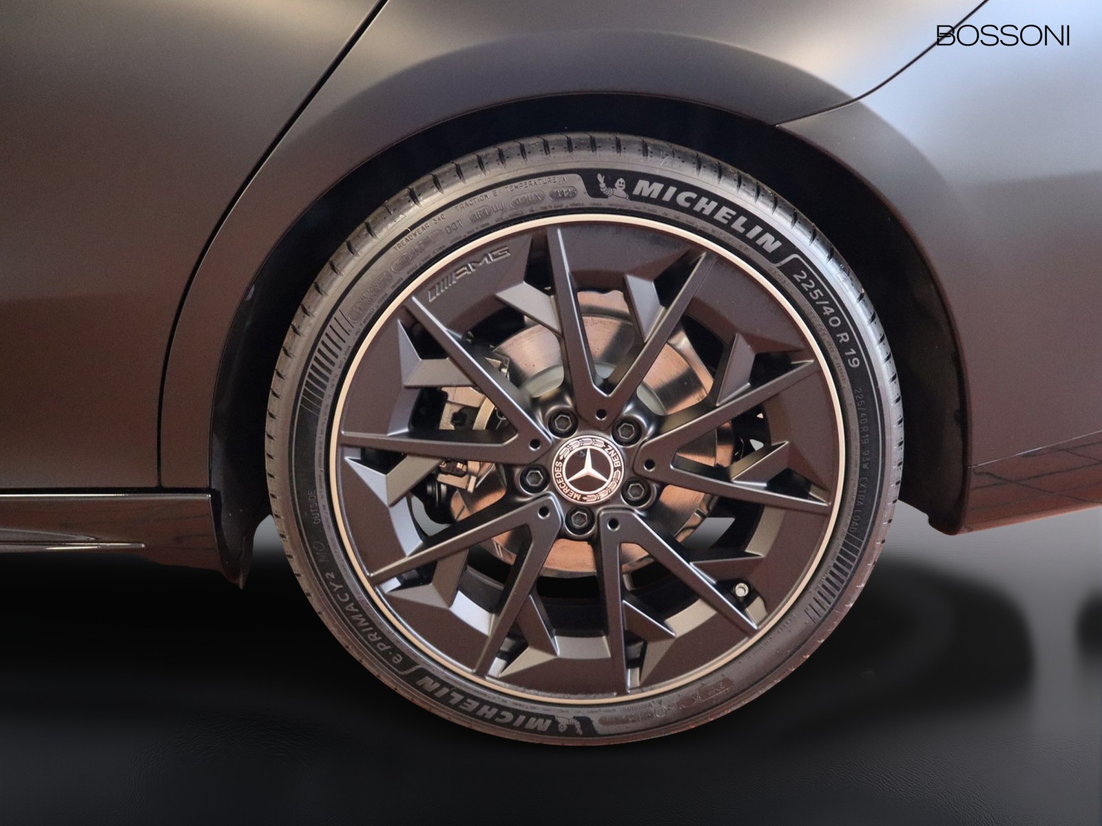 4 - Mercedes CLA 200 premium auto