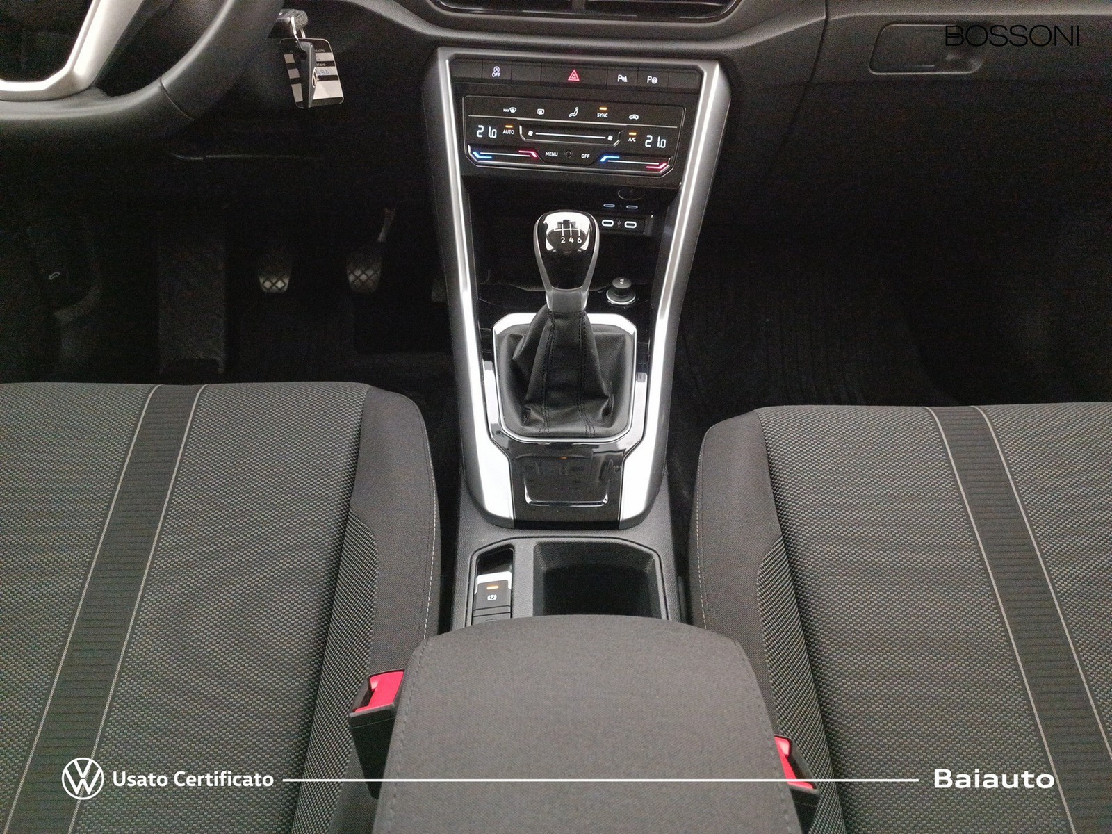 14 - Volkswagen T-Roc 2.0 tdi scr 115cv sport