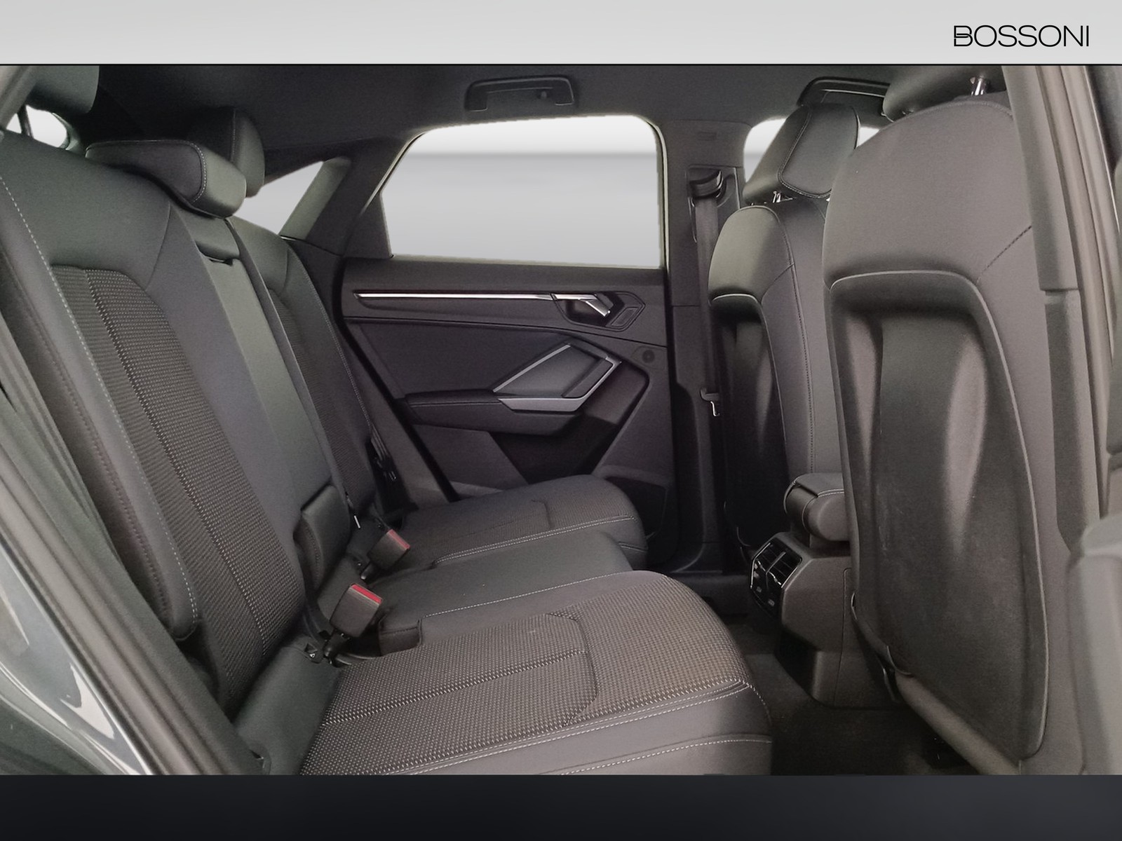 8 - Audi Q3 sportback 35 2.0 tdi s line edition s tronic