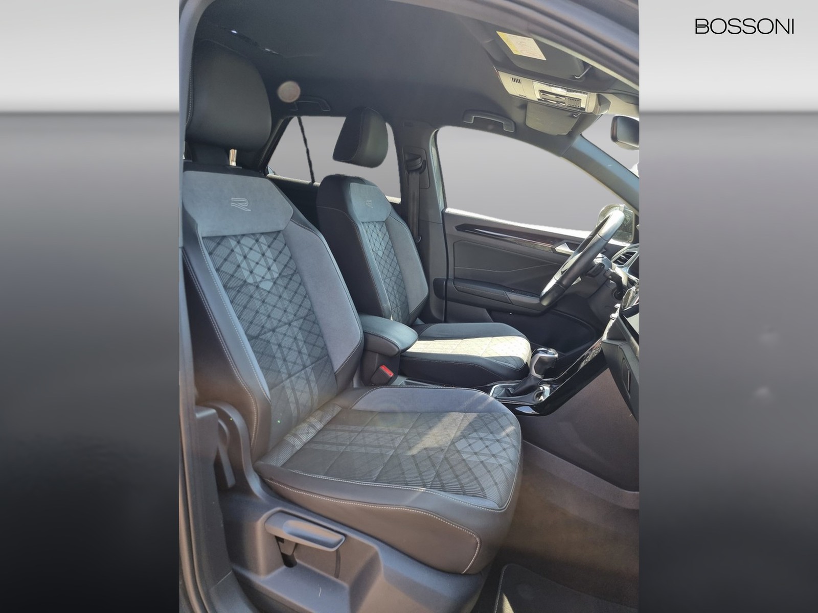 12 - Volkswagen T-Roc 2.0 tdi scr 150cv r line dsg