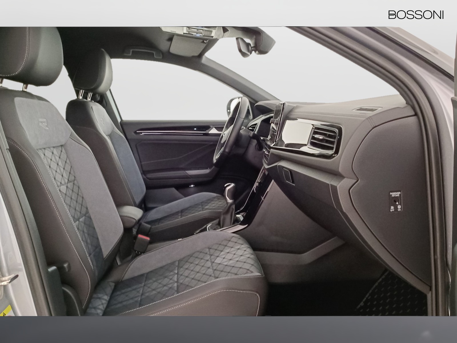 6 - Volkswagen T-Roc 1.5 tsi act r line