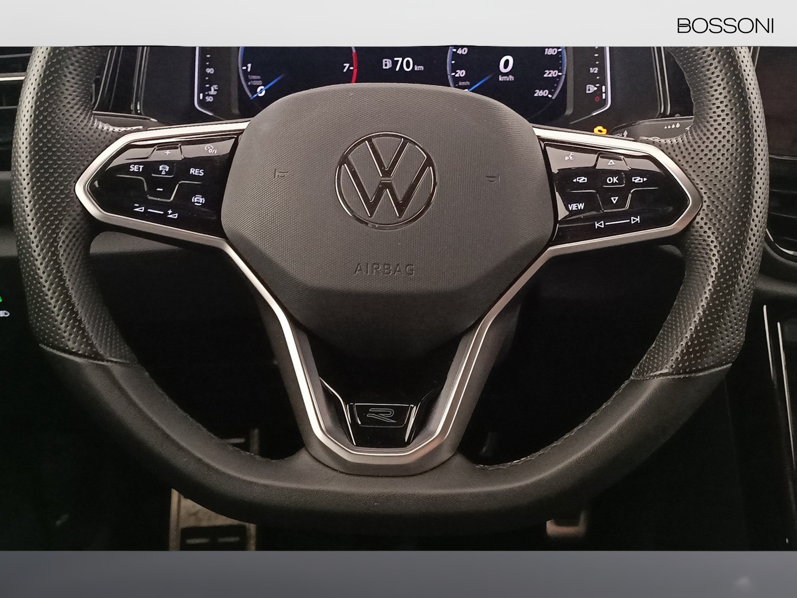 10 - Volkswagen T-Roc 1.5 tsi act r line