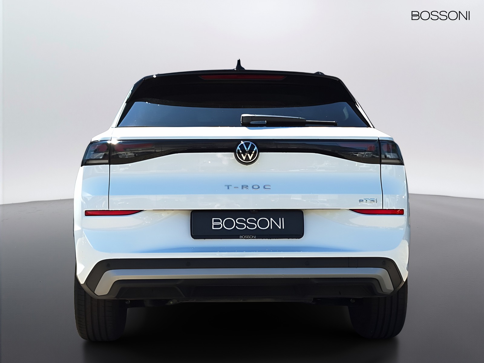 5 - Volkswagen T-Roc 1.5 etsi act 150cv life dsg