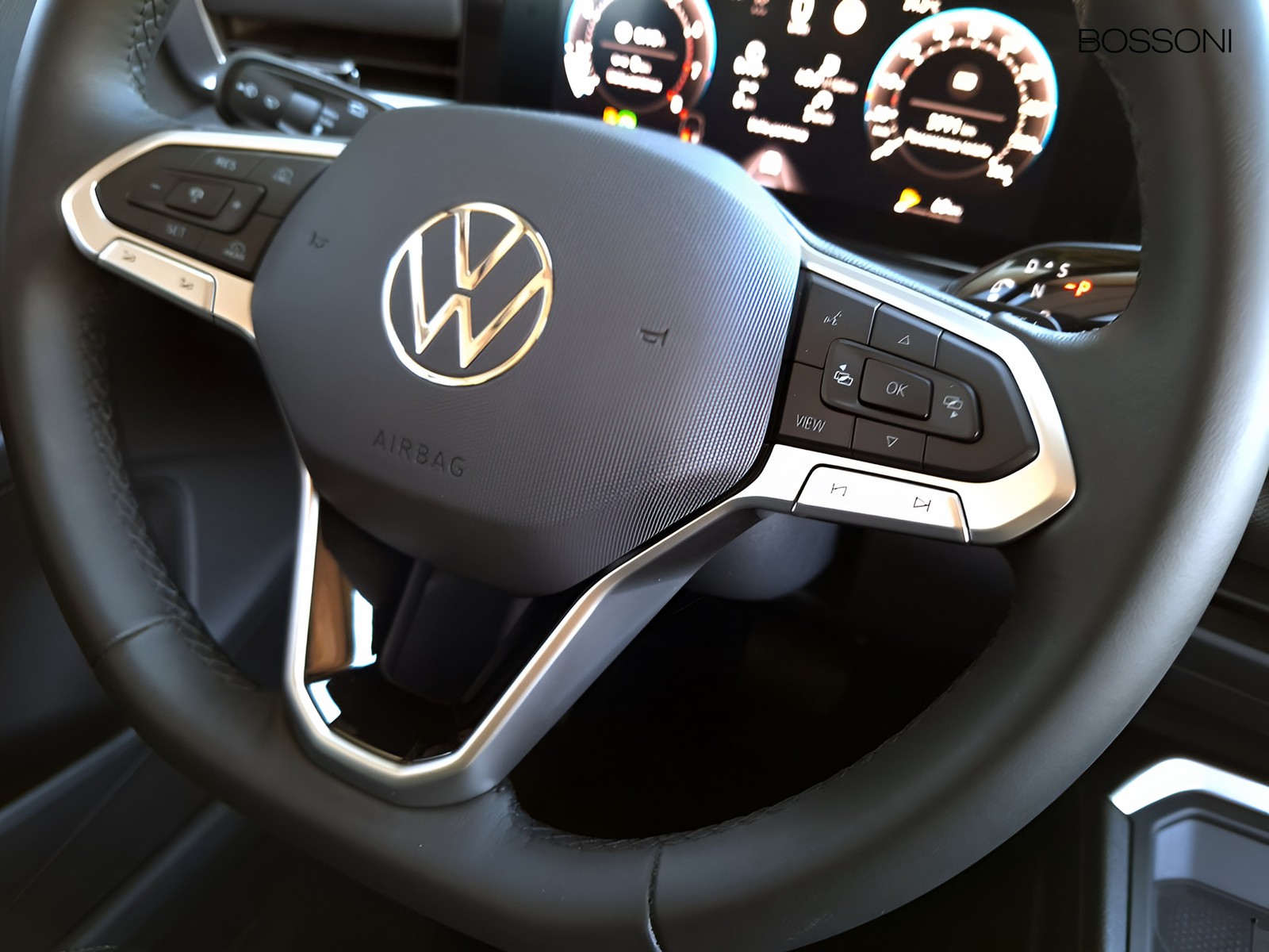 20 - Volkswagen T-Roc 1.5 etsi act 150cv life dsg