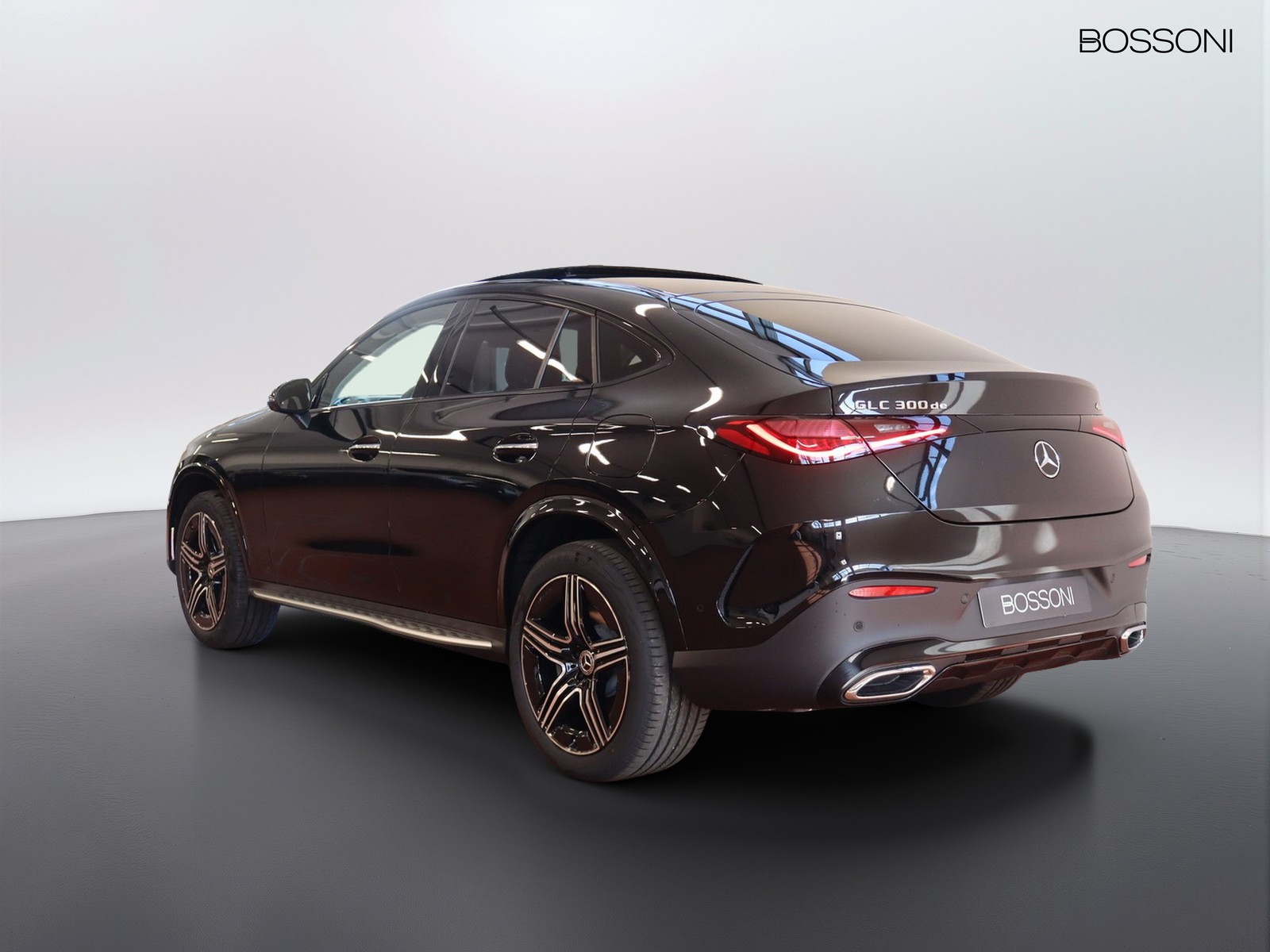 5 - Mercedes GLC coupe 300 de plug in hybrid amg line premium tech 4matic 9g-tronic