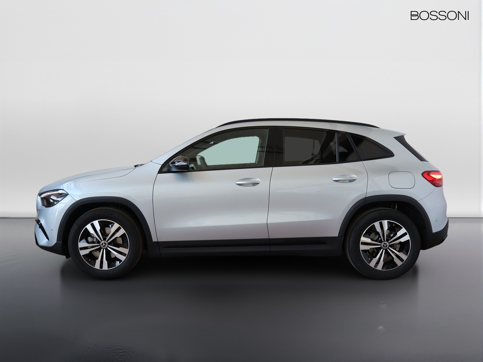 3 - Mercedes GLA 200 d progressive extra 8g-dct