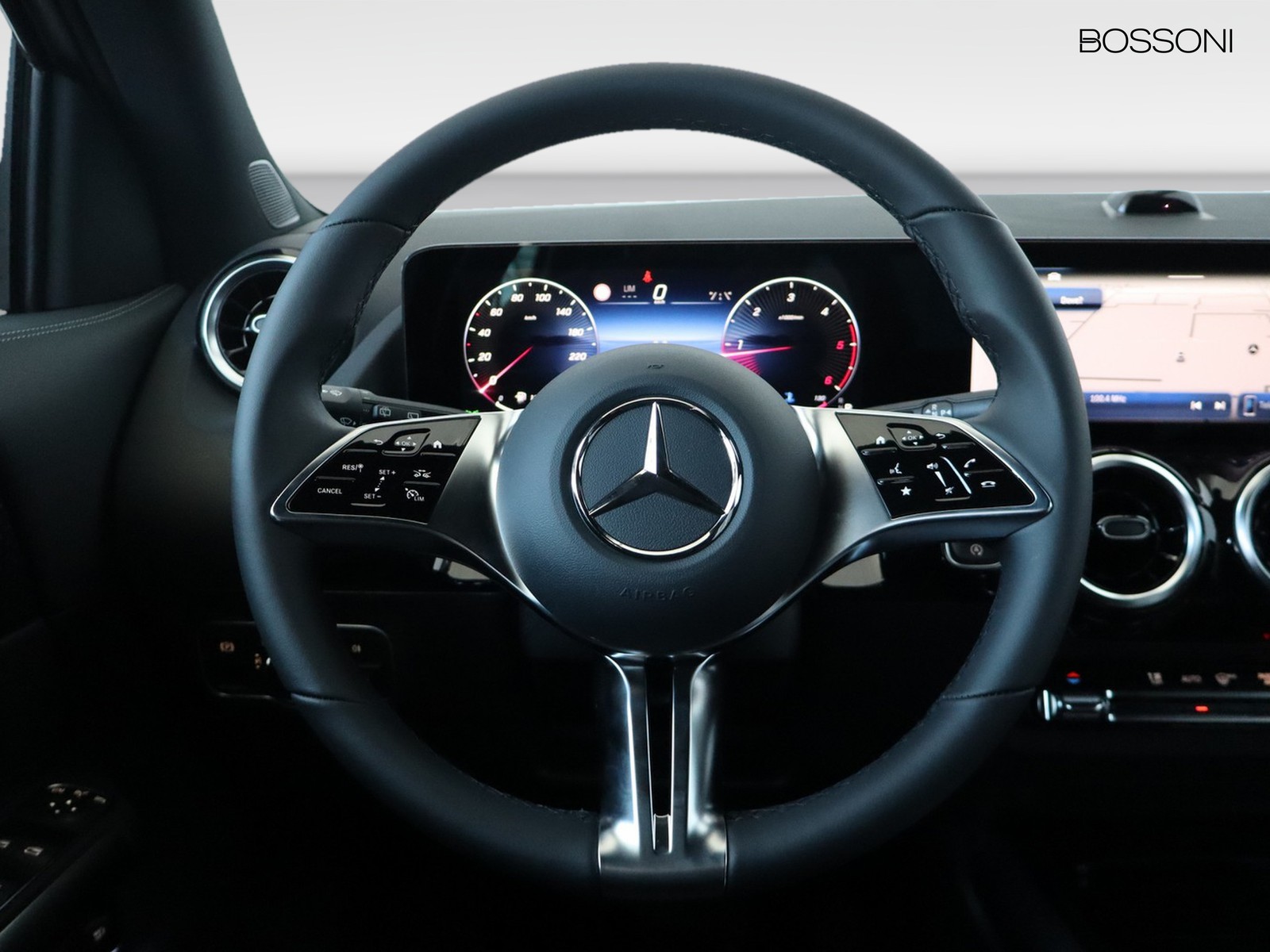 17 - Mercedes GLA 200 d progressive extra 8g-dct