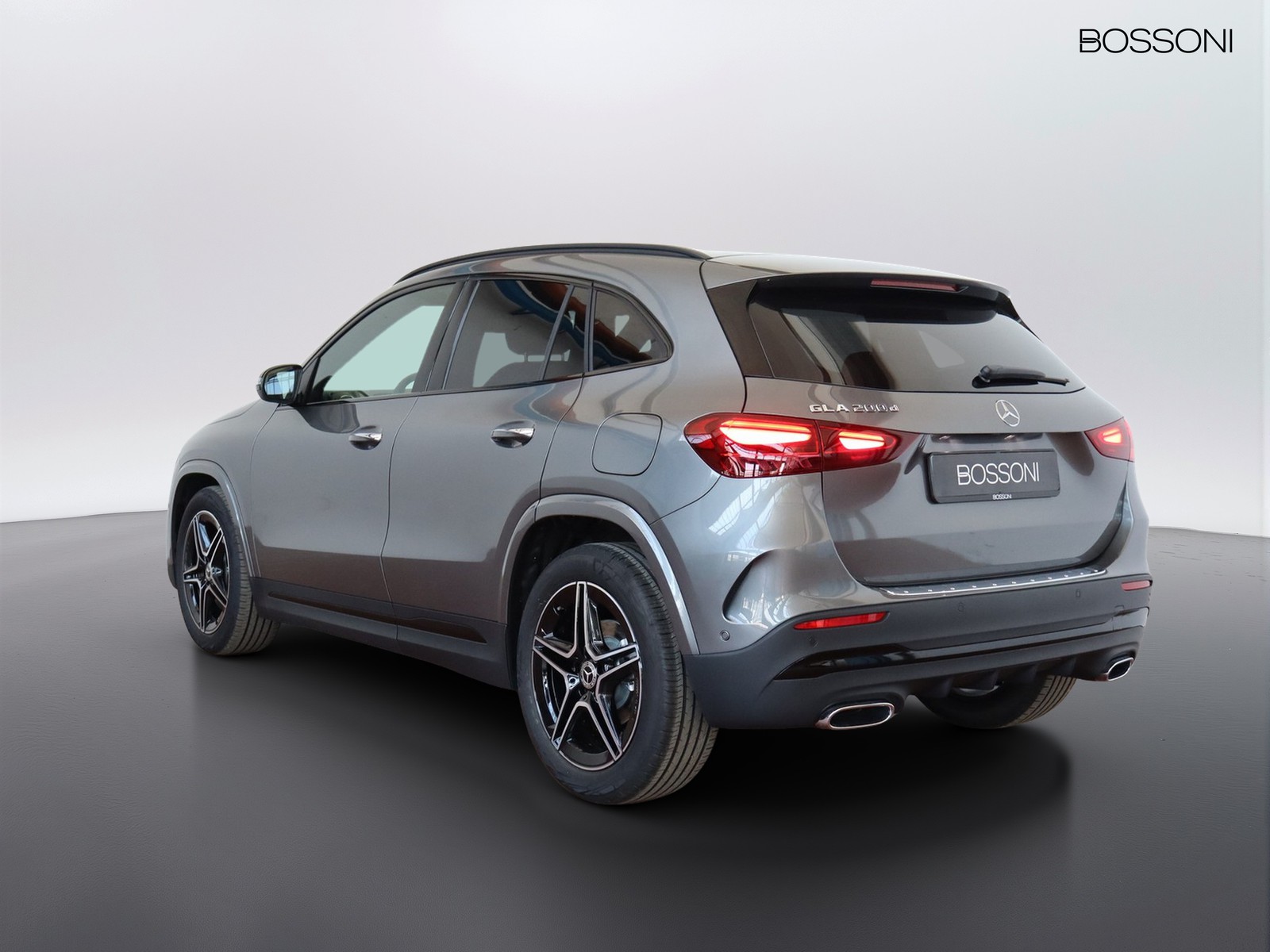 5 - Mercedes GLA 200 d amg line extra 8g-dct