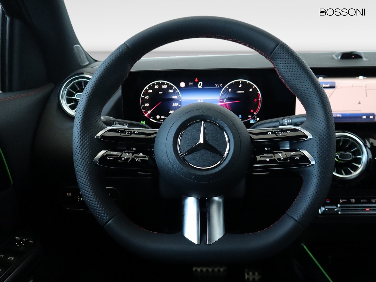 16 - Mercedes GLA 200 d amg line extra 8g-dct