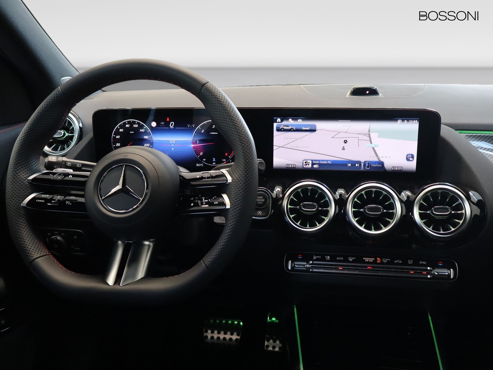 12 - Mercedes GLA 200 d amg line extra 8g-dct