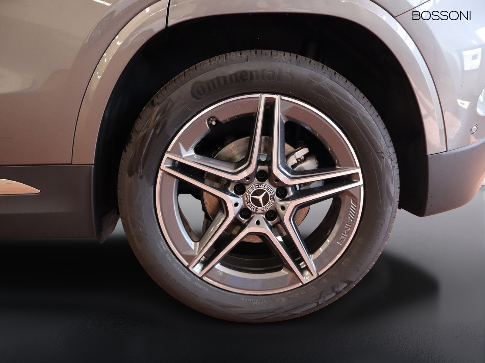 4 - Mercedes GLA 200 d amg line extra 8g-dct