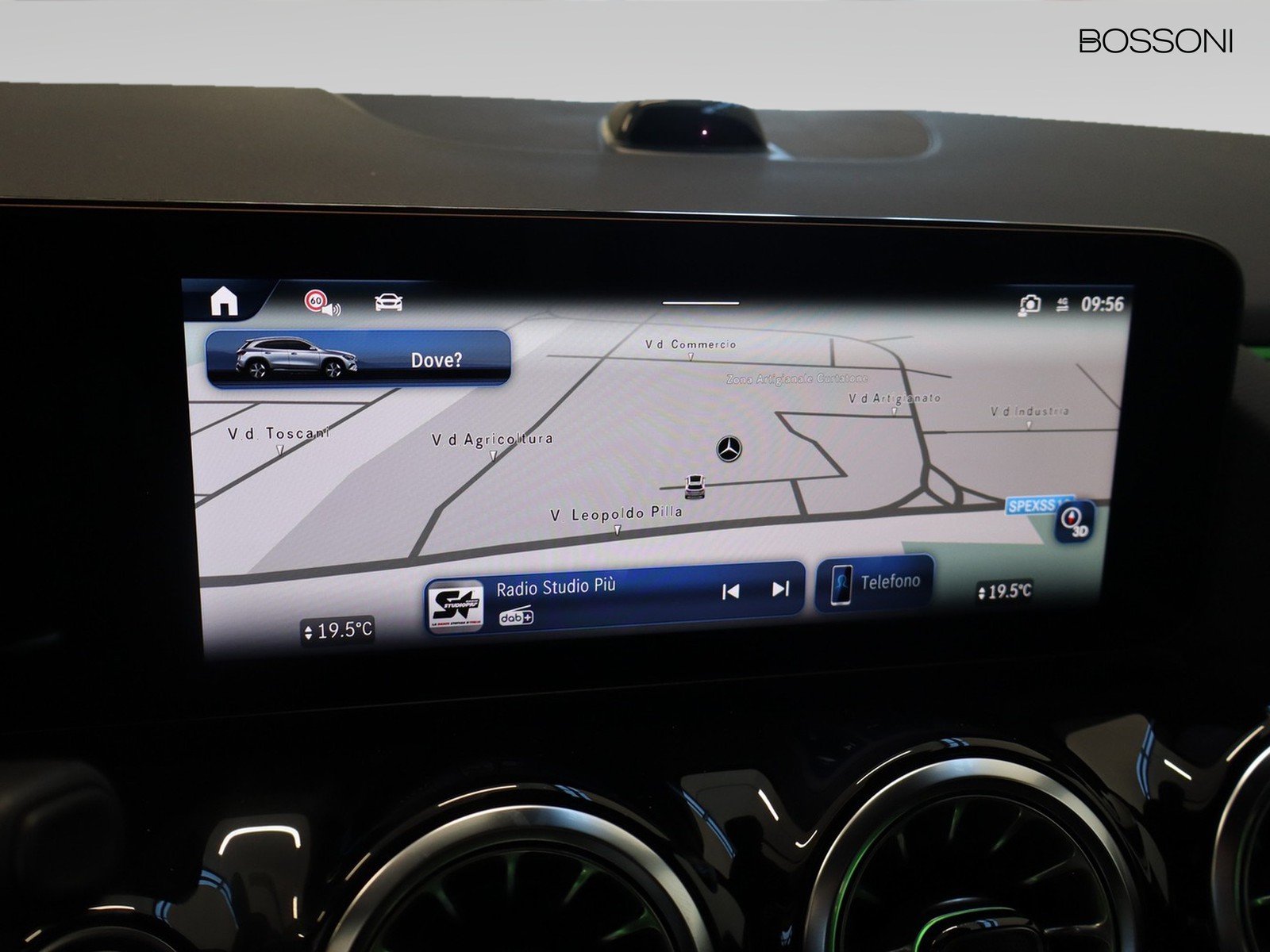 10 - Mercedes GLA 200 d amg line extra 8g-dct