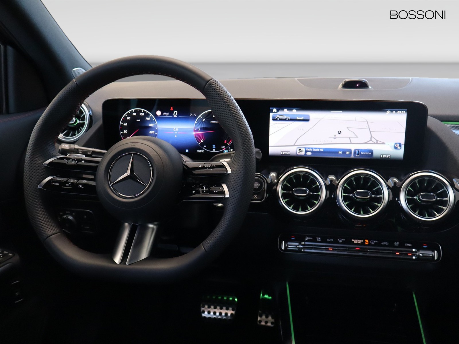 12 - Mercedes GLA 200 d amg line extra 8g-dct