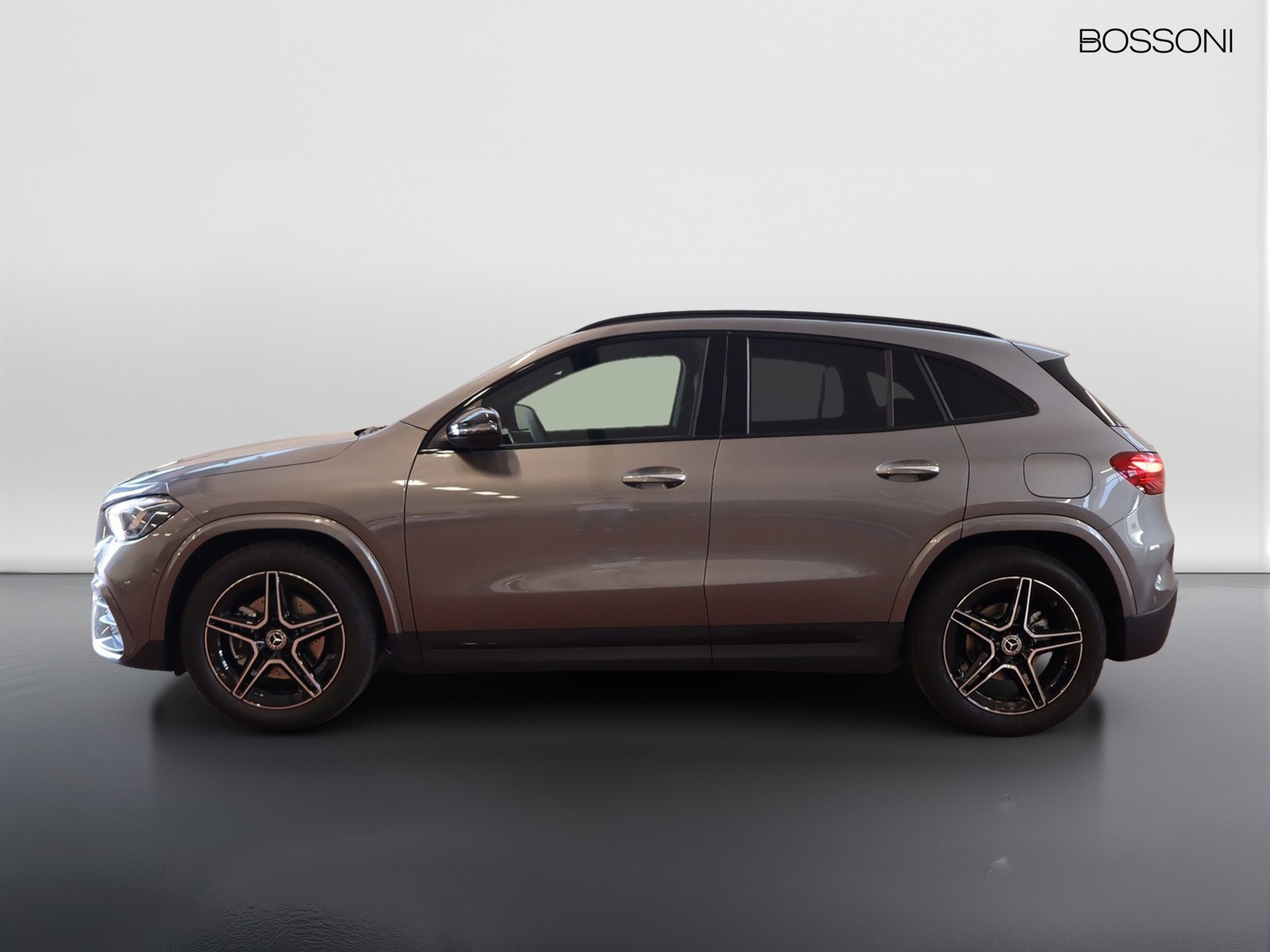 3 - Mercedes GLA 200 d amg line extra 8g-dct