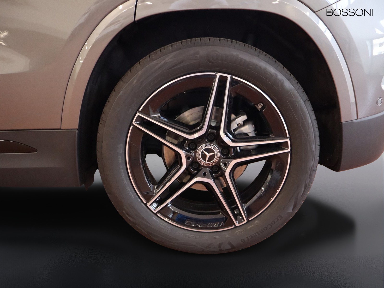 4 - Mercedes GLA 200 d amg line extra 8g-dct