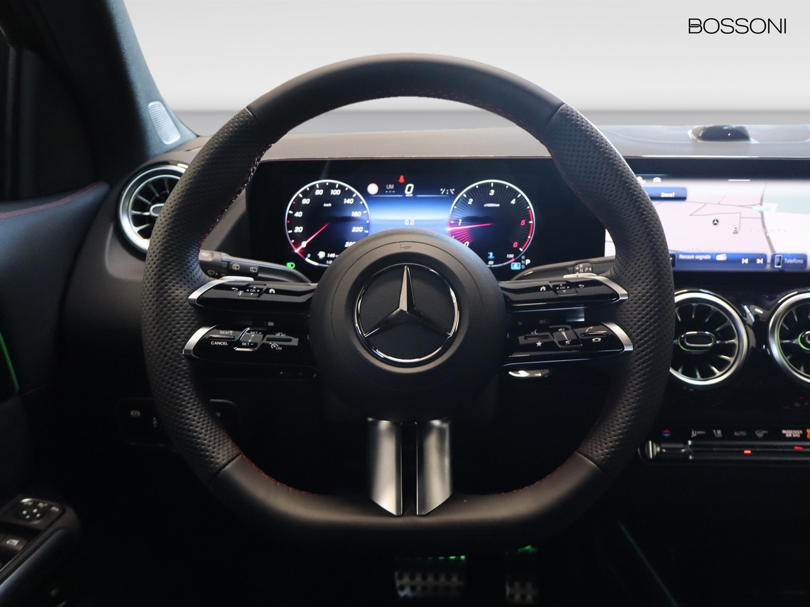 17 - Mercedes GLA 200 d amg line extra 8g-dct