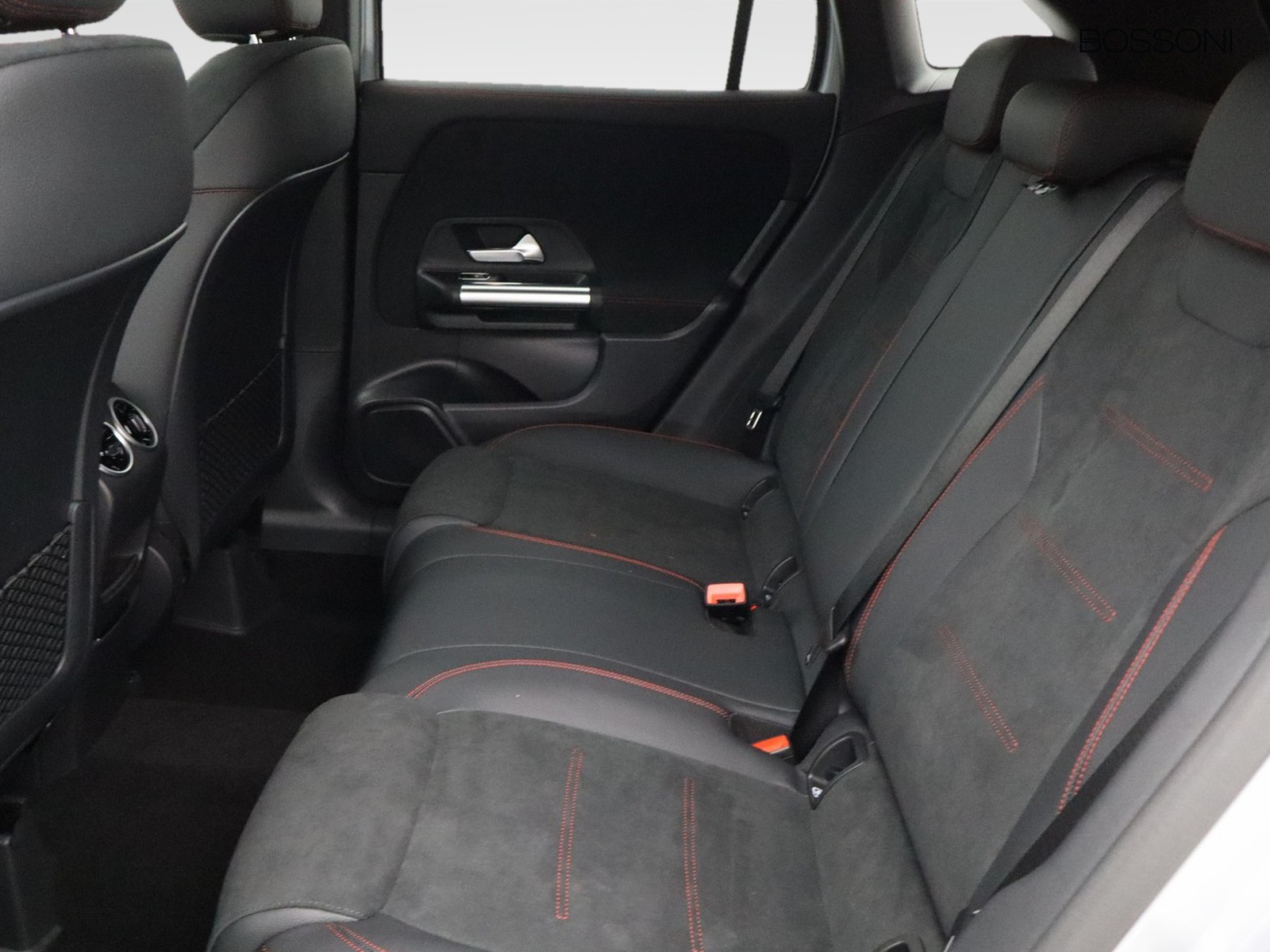 8 - Mercedes GLA 250 e plug-in-hybrid amg line extra 8g-dct