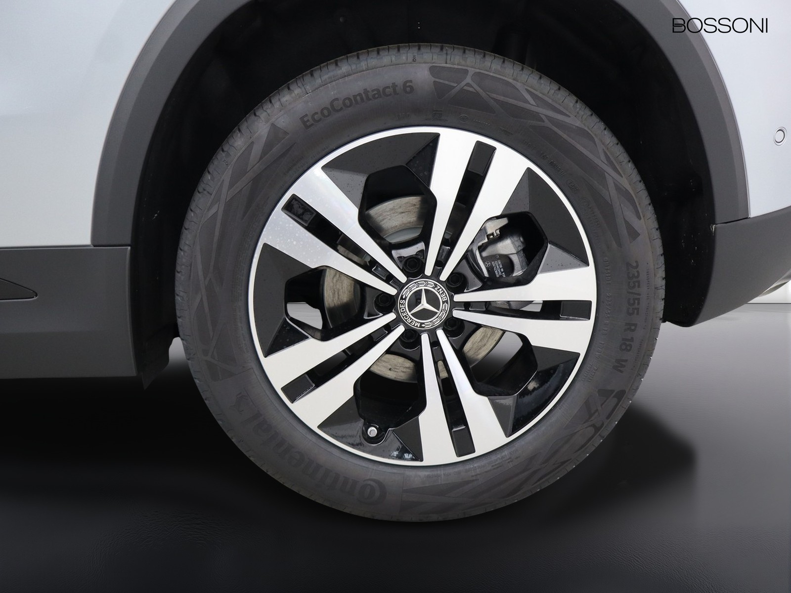 4 - Mercedes GLA 200 d progressive extra 8g-dct