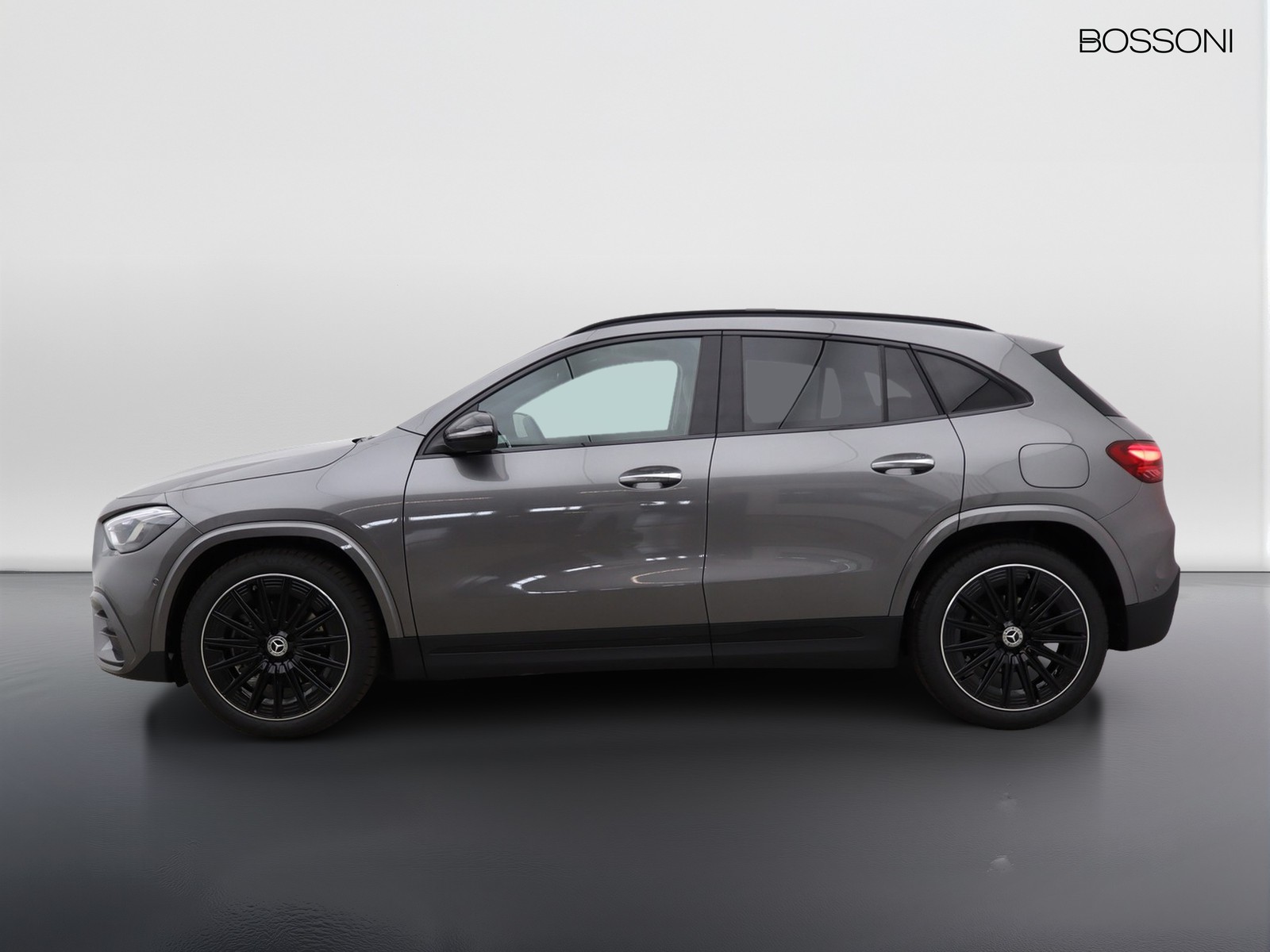 3 - Mercedes GLA 200 d amg line extra 8g-dct
