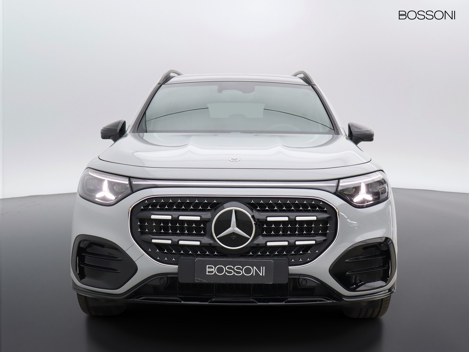 2 - Mercedes GLB 200 premium 4matic 8g-edct