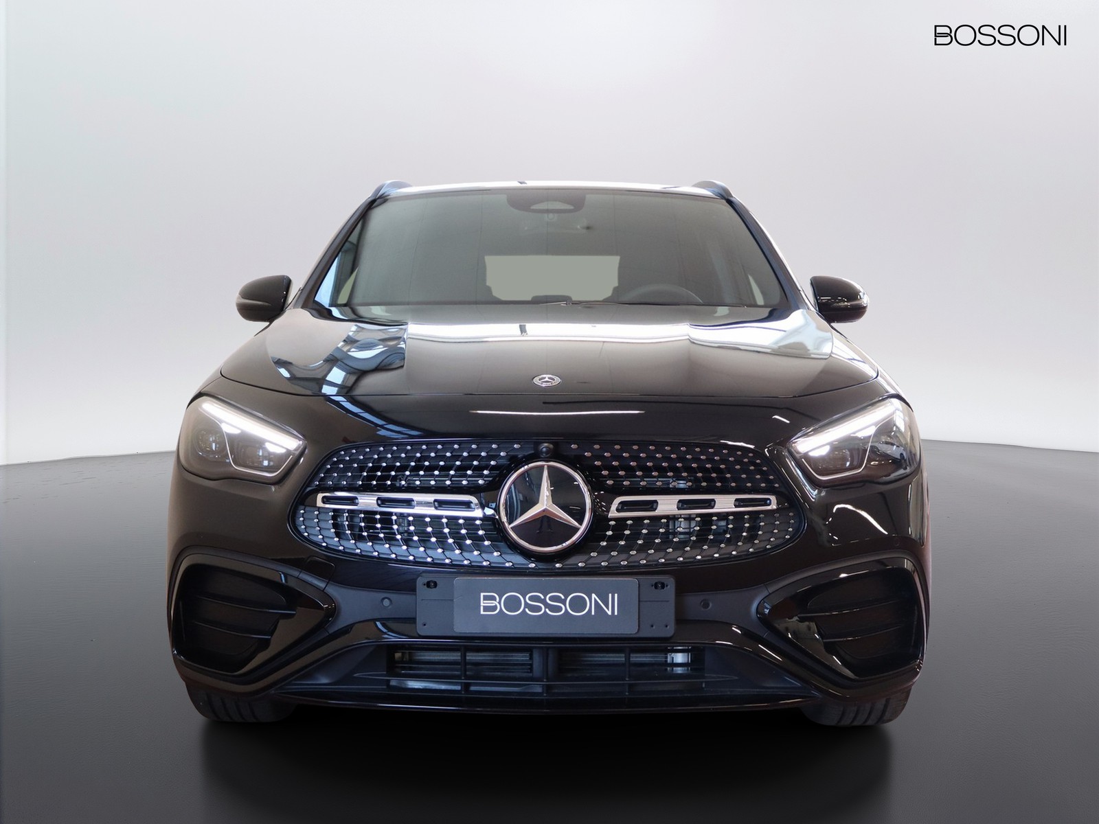 2 - Mercedes GLA 200 d amg line extra 8g-dct