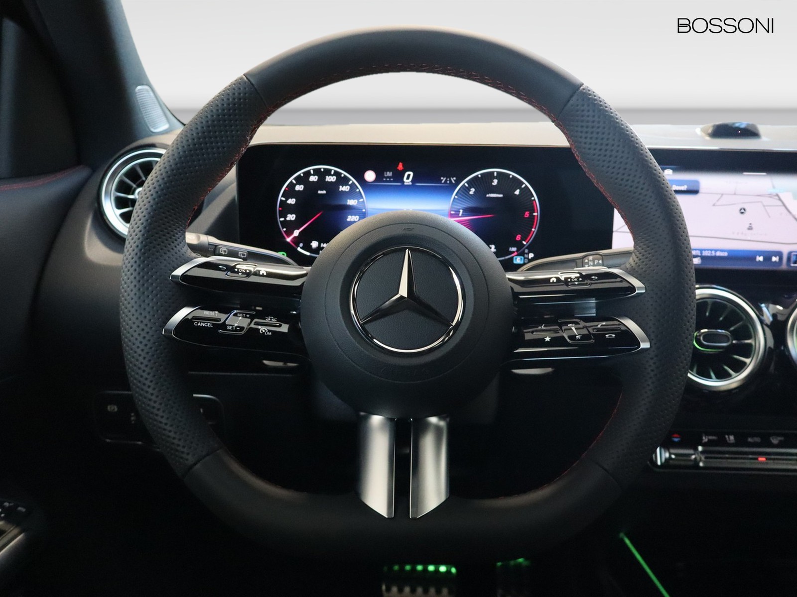 17 - Mercedes GLA 200 d amg line extra 8g-dct