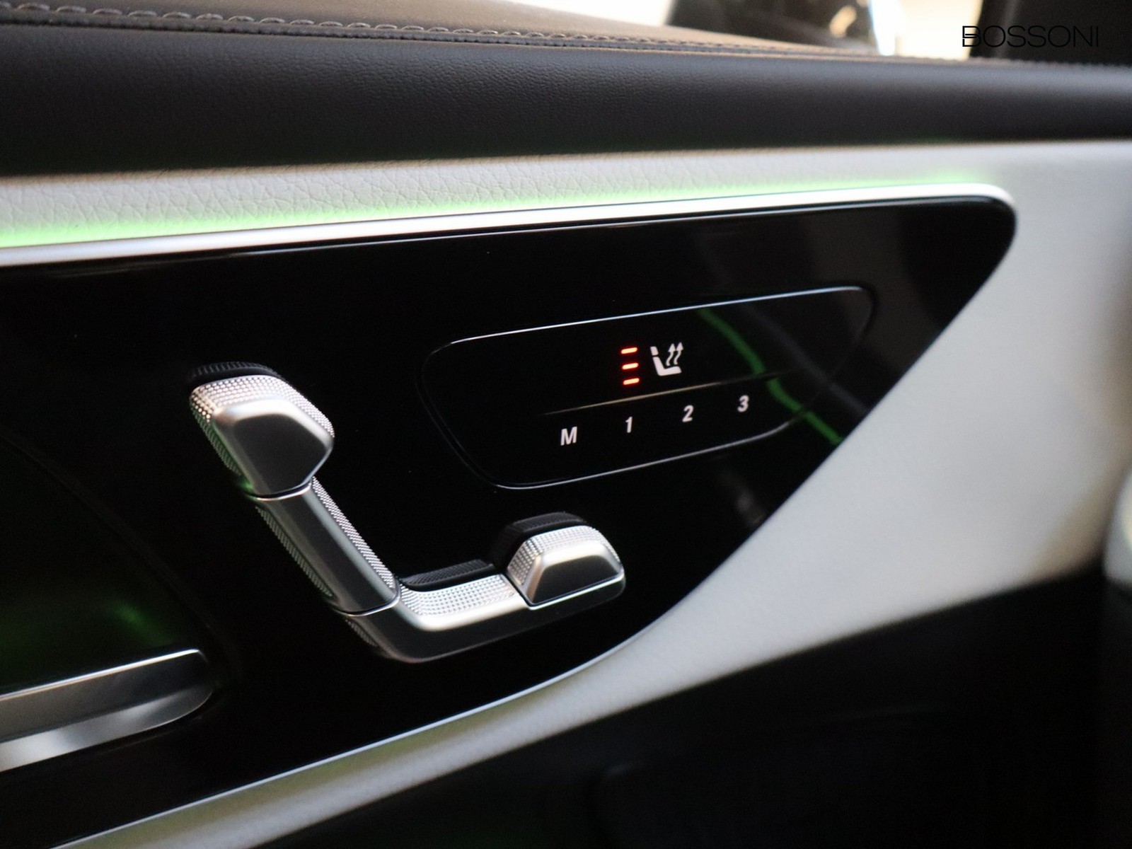 15 - Mercedes GLC suv 300 de plug in hybrid amg line premium 4matic 9g-tronic