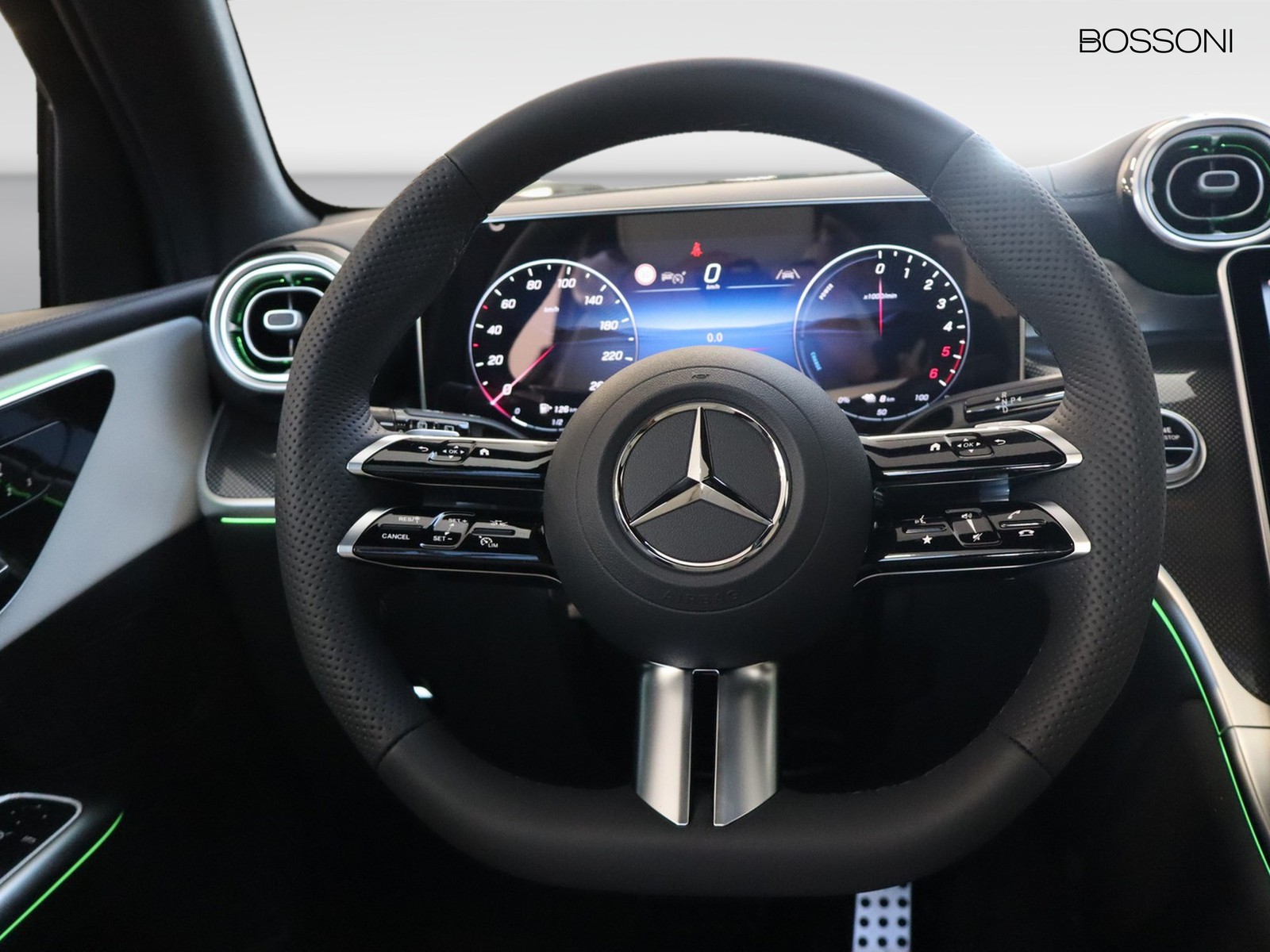 17 - Mercedes GLC suv 300 de plug in hybrid amg line premium 4matic 9g-tronic