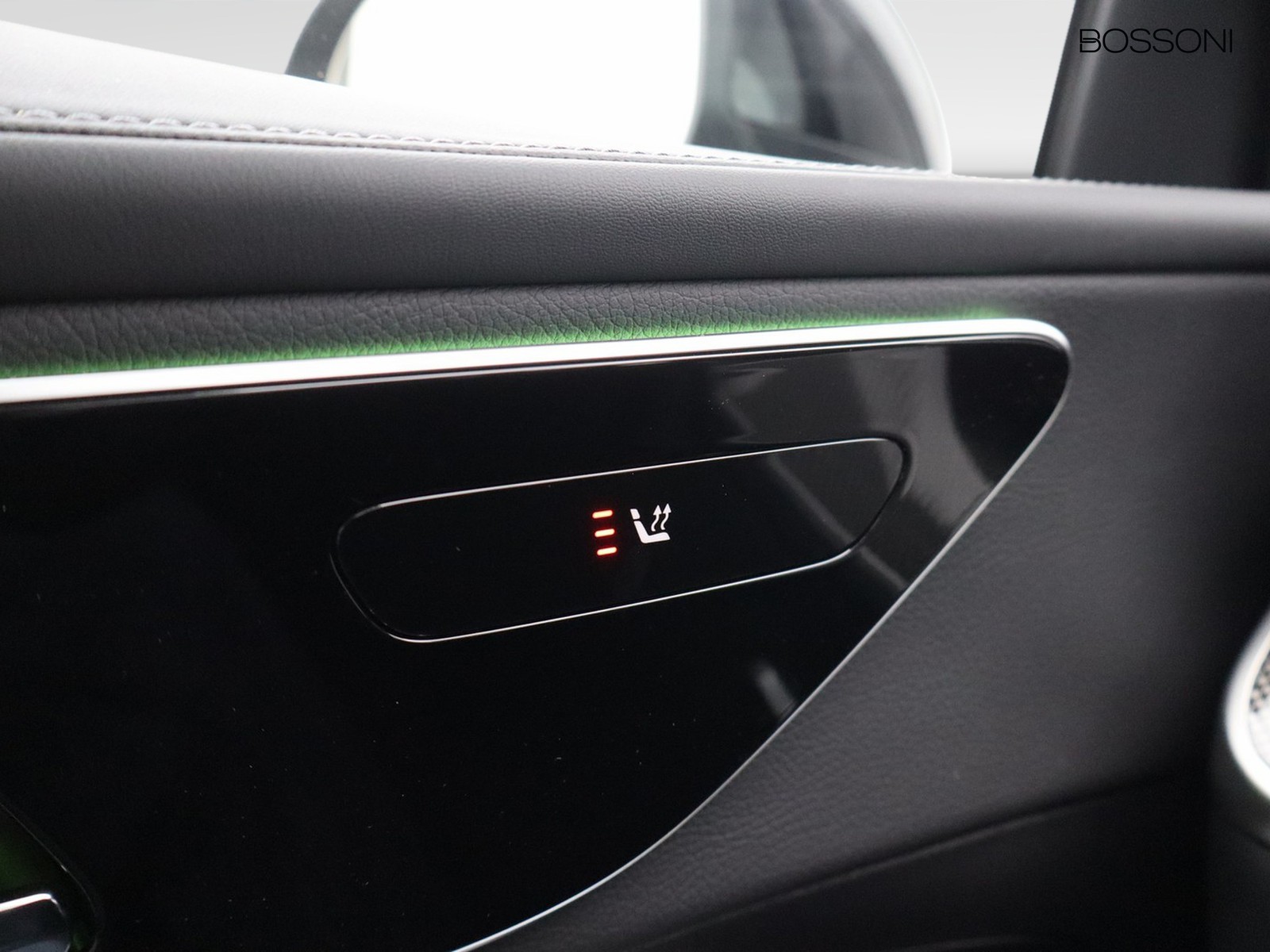14 - Mercedes GLC coupe 300 de plug in hybrid amg line advanced 4matic 9g-tronic