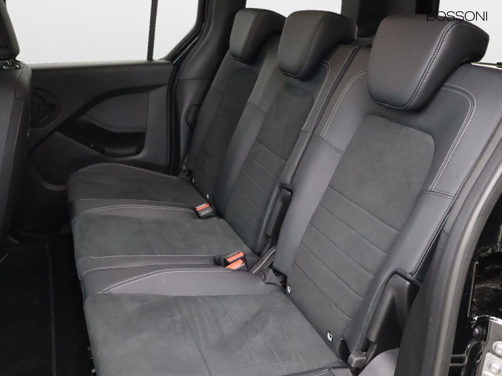 8 - Mercedes Vans Classe T eqt 200