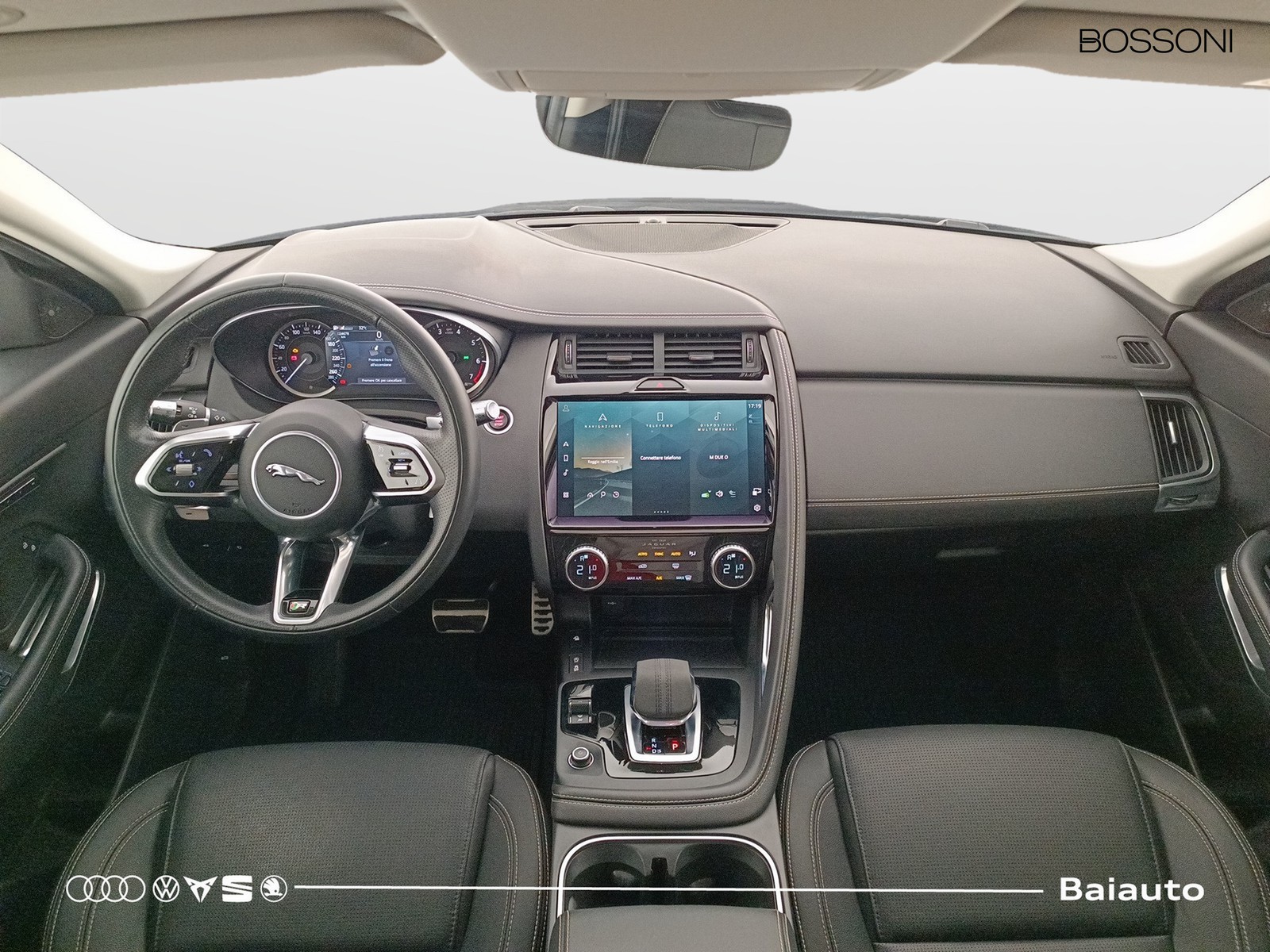 6 - Jaguar E-Pace 2.0 i4 200cv r-dynamic s awd auto