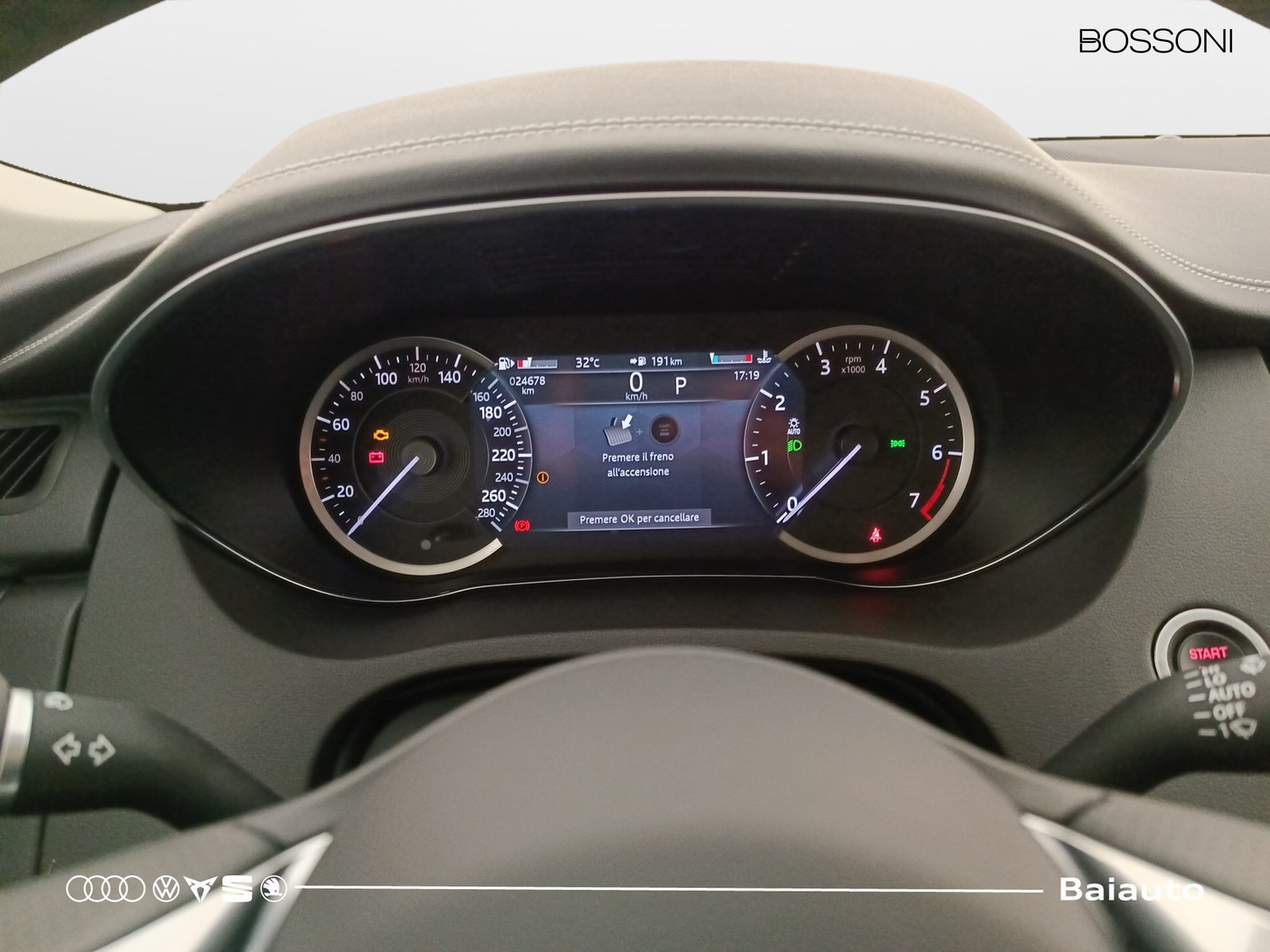 9 - Jaguar E-Pace 2.0 i4 200cv r-dynamic s awd auto