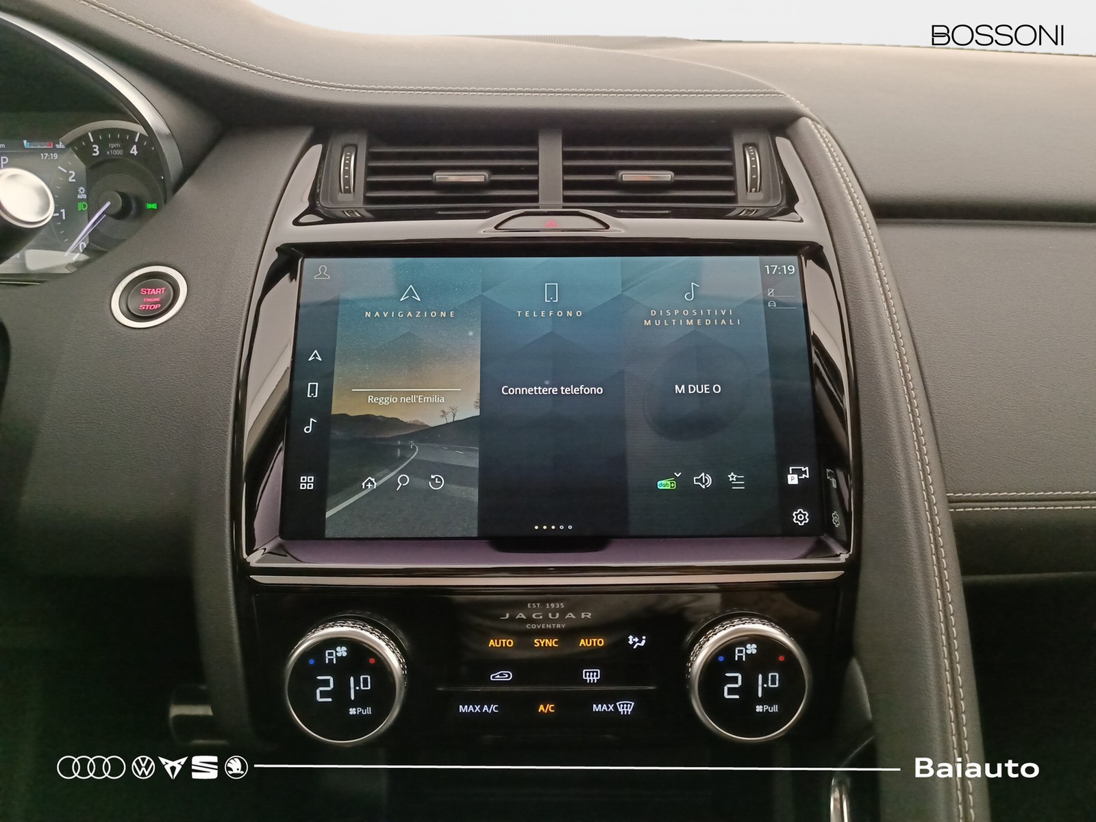 10 - Jaguar E-Pace 2.0 i4 200cv r-dynamic s awd auto