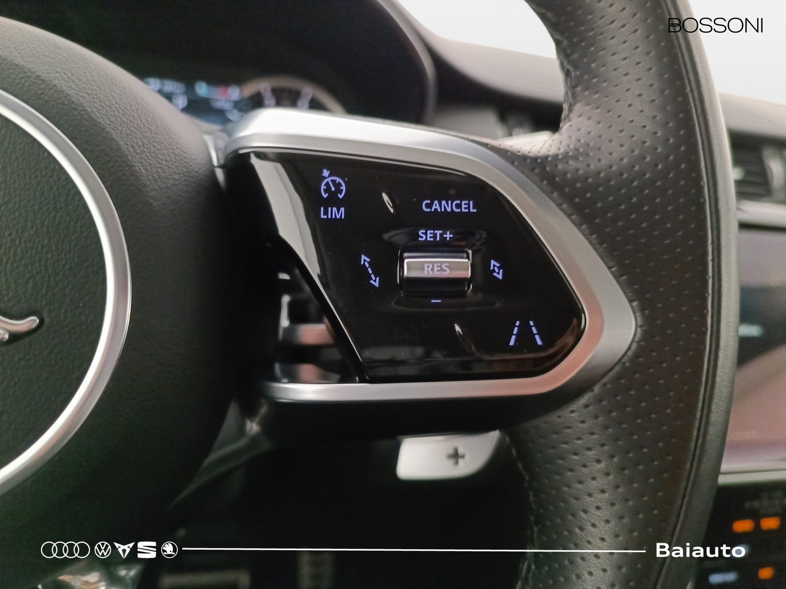 16 - Jaguar E-Pace 2.0 i4 200cv r-dynamic s awd auto