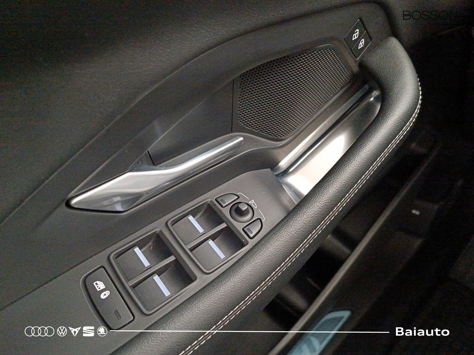 18 - Jaguar E-Pace 2.0 i4 200cv r-dynamic s awd auto