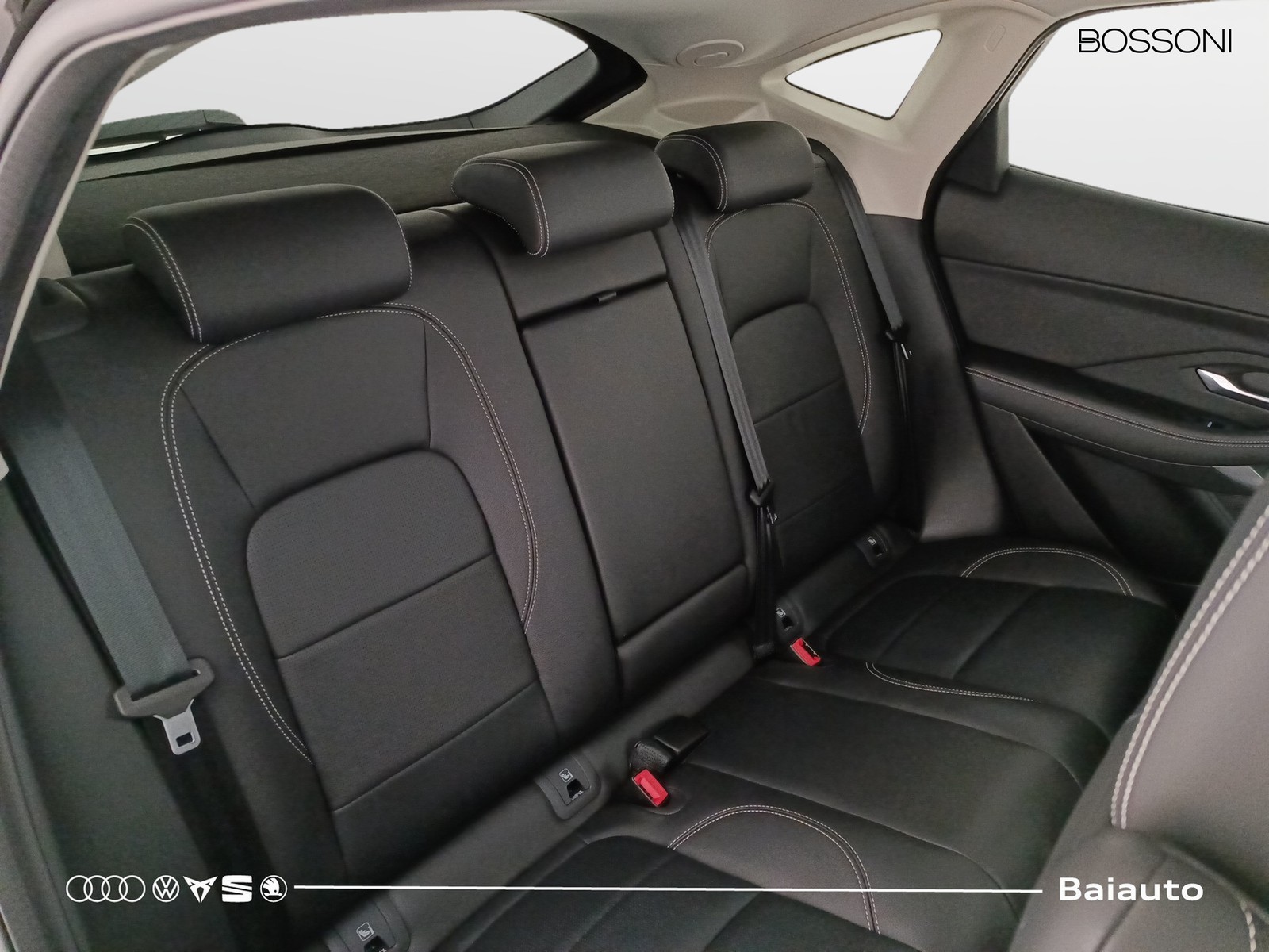 20 - Jaguar E-Pace 2.0 i4 200cv r-dynamic s awd auto