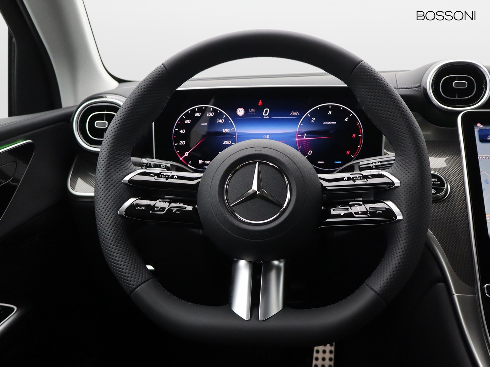 16 - Mercedes GLC suv 220 d amg line advanced 4matic 9g-tronic