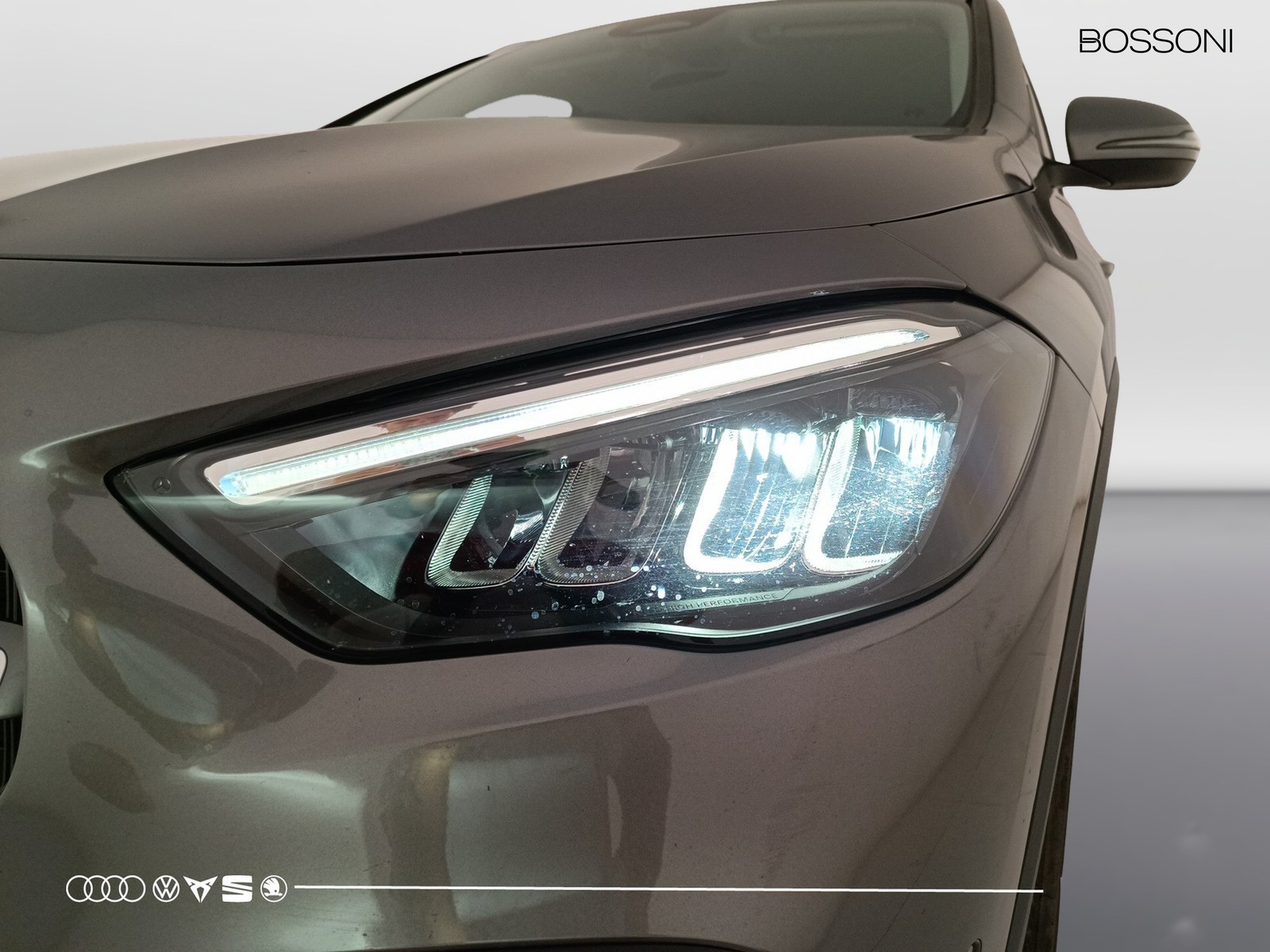 23 - Mercedes GLA 180 d progressive advanced 8g-dct