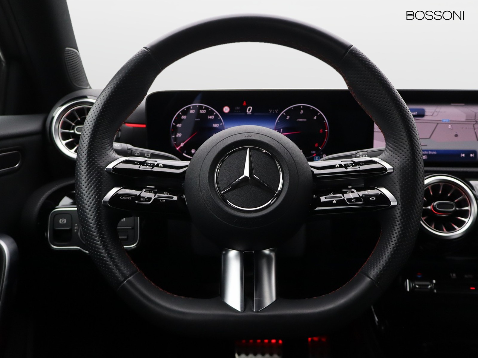 17 - Mercedes Classe A 180 amg line advanced plus 7g-dct