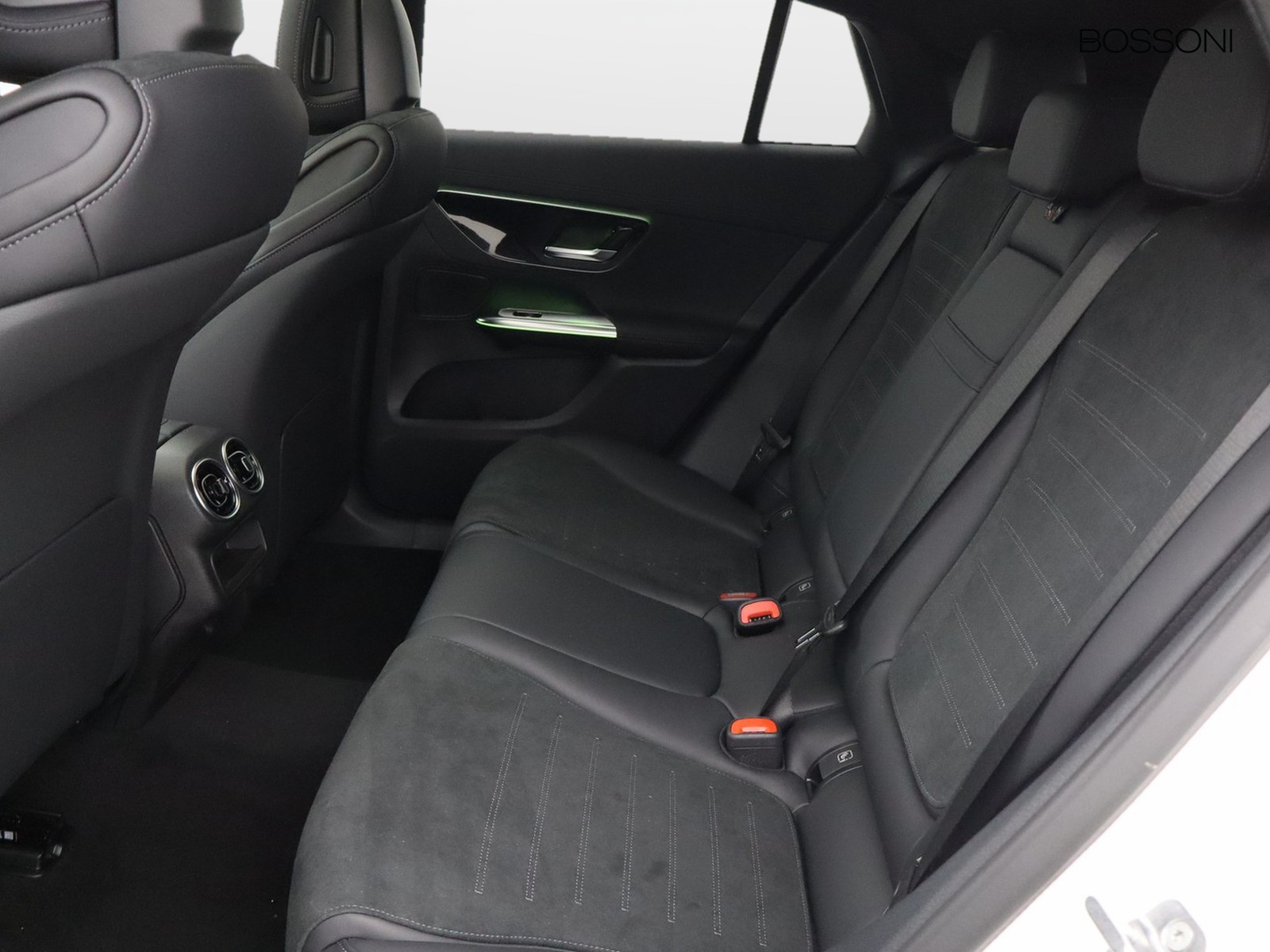 8 - Mercedes GLC coupe 220 d amg line premium 4matic 9g-tronic