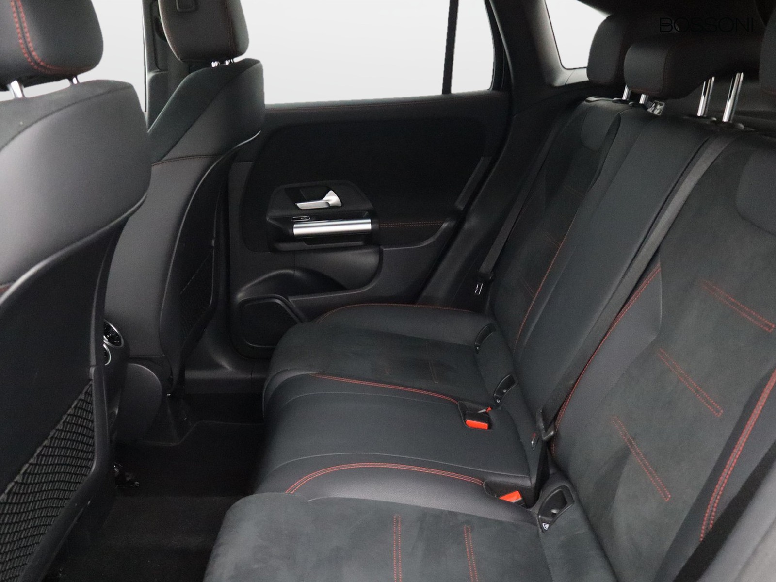 8 - Mercedes GLA 200 d amg line advanced plus 4matic 8g-dct