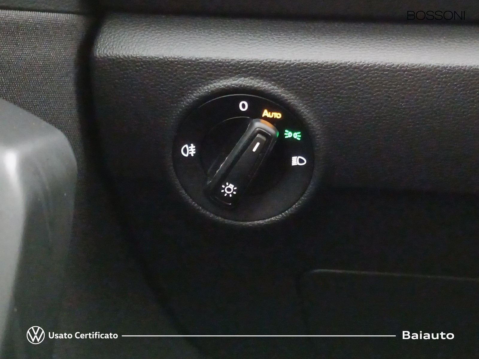 17 - Volkswagen T-Roc 2.0 tdi scr 150cv life dsg