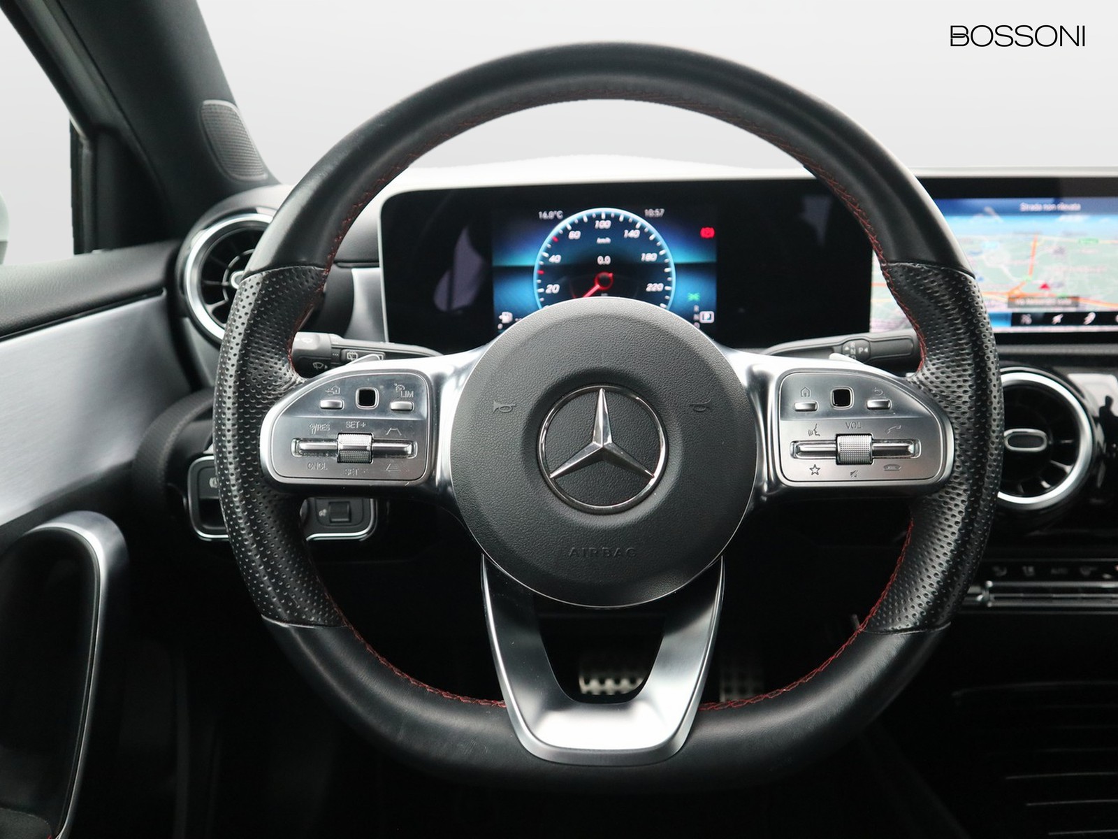 16 - Mercedes Classe A 200 premium 7g-dct