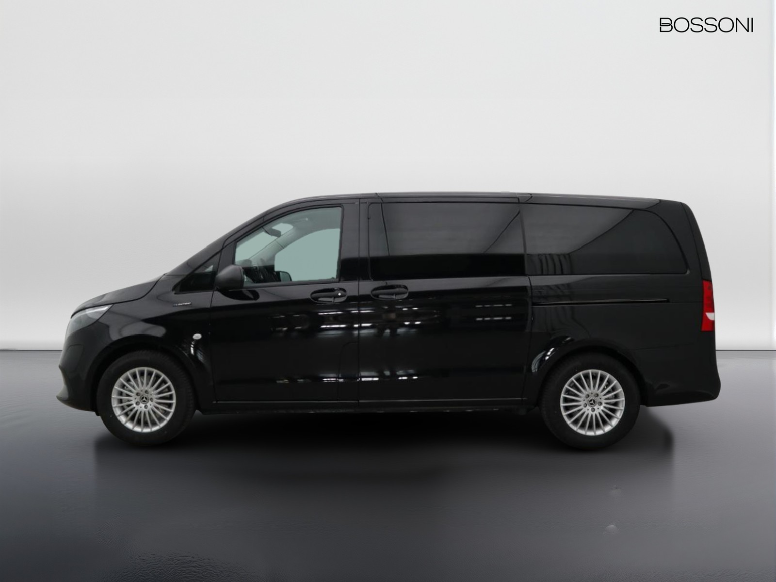 3 - Mercedes Vans Vito etourer 129 long 90kwh