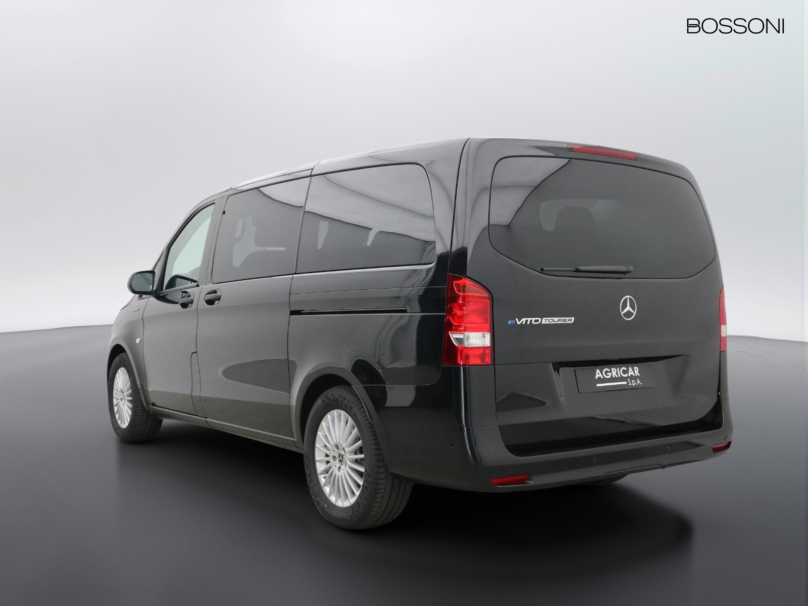 5 - Mercedes Vans Vito etourer 129 long 90kwh